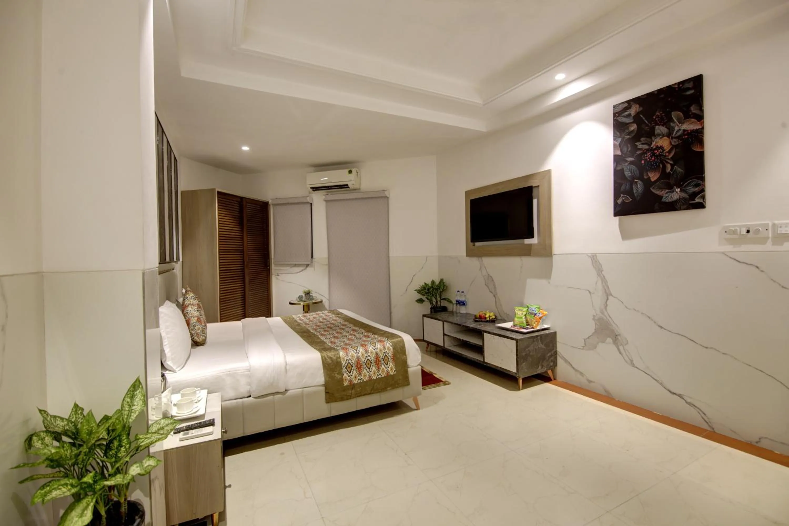 Evening entertainment, Bed in Hotel DELHI 37 by STAR GROUP