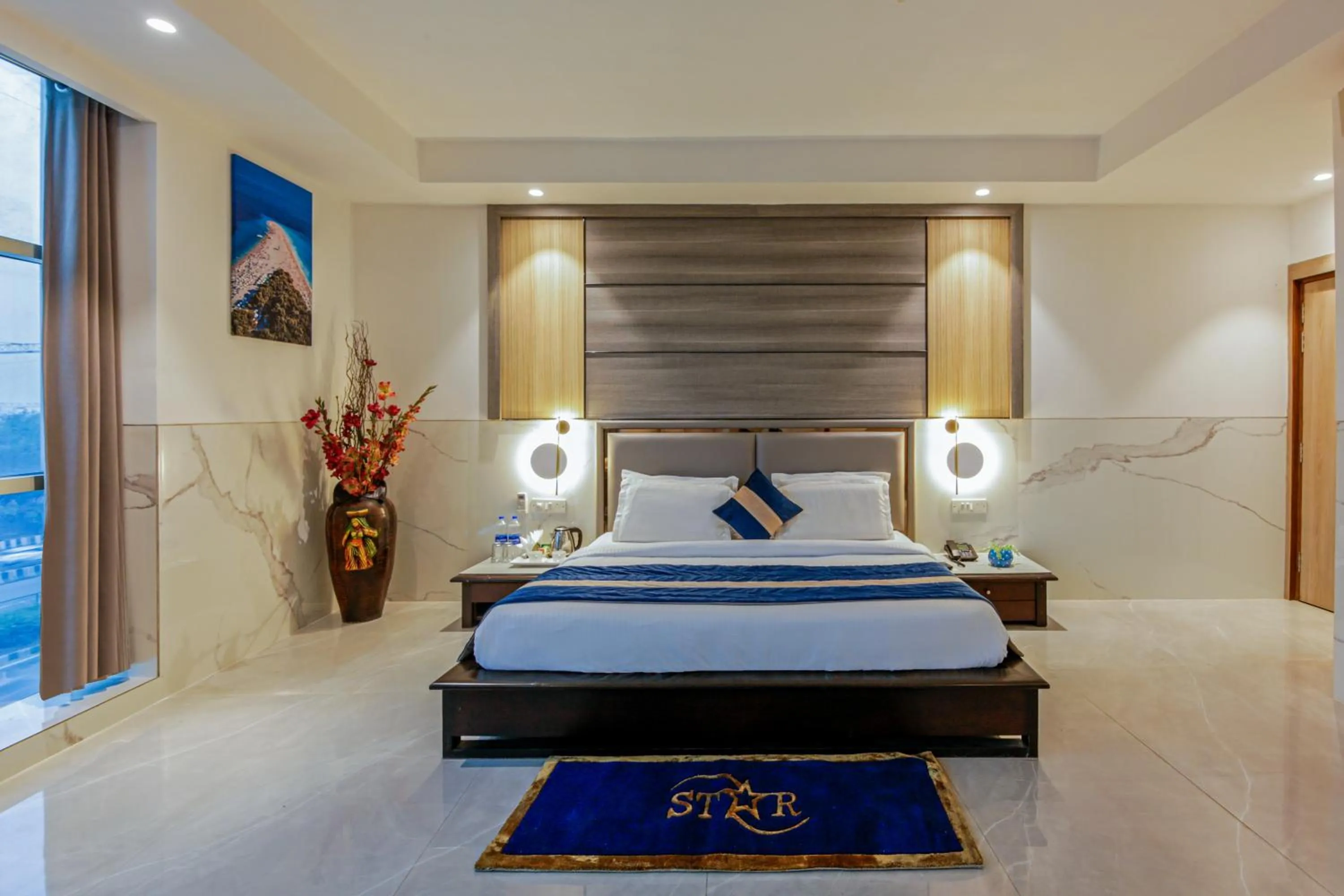 Bedroom, Bed in Hotel DELHI 37 by STAR GROUP