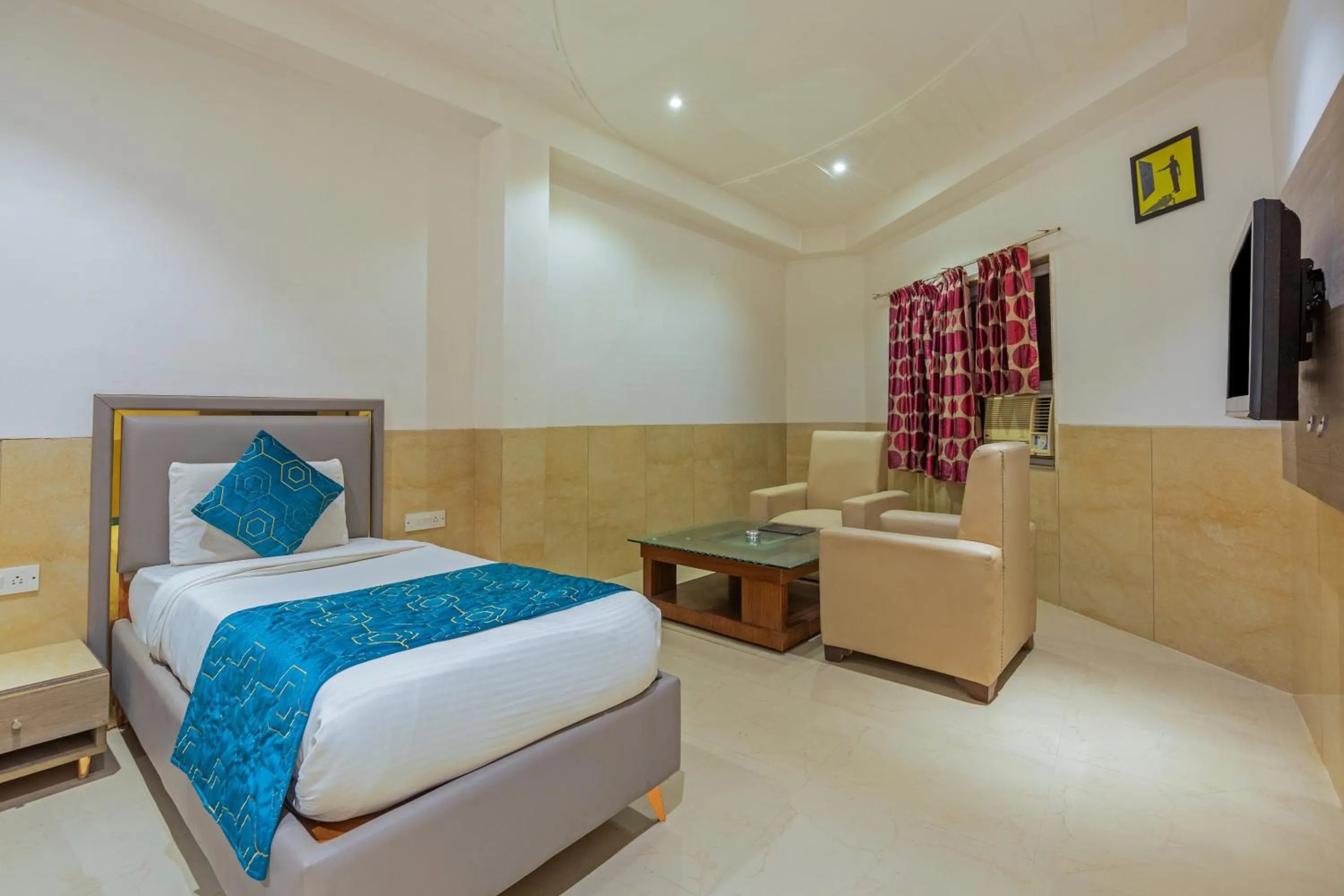 Bed in Hotel DELHI 37 by STAR GROUP