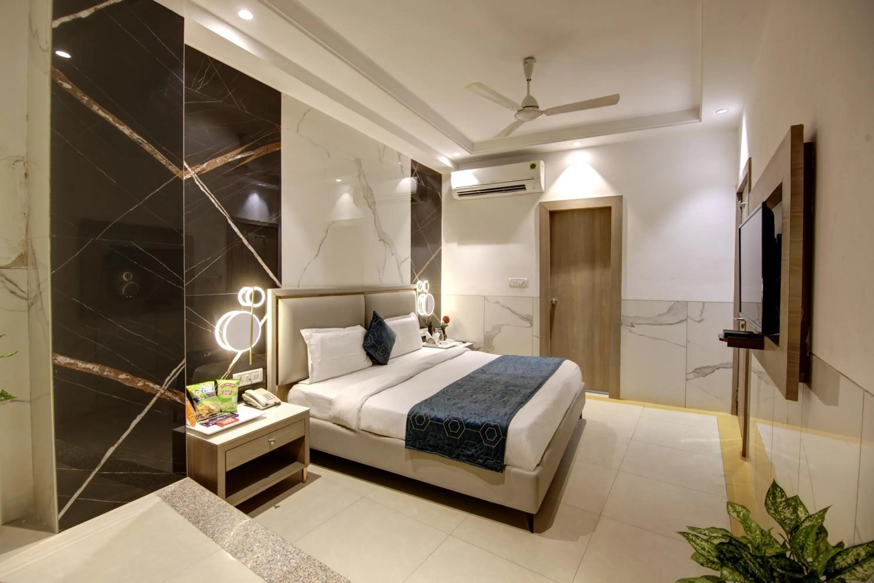 Photo of the whole room, Bed in Hotel DELHI 37 by STAR GROUP
