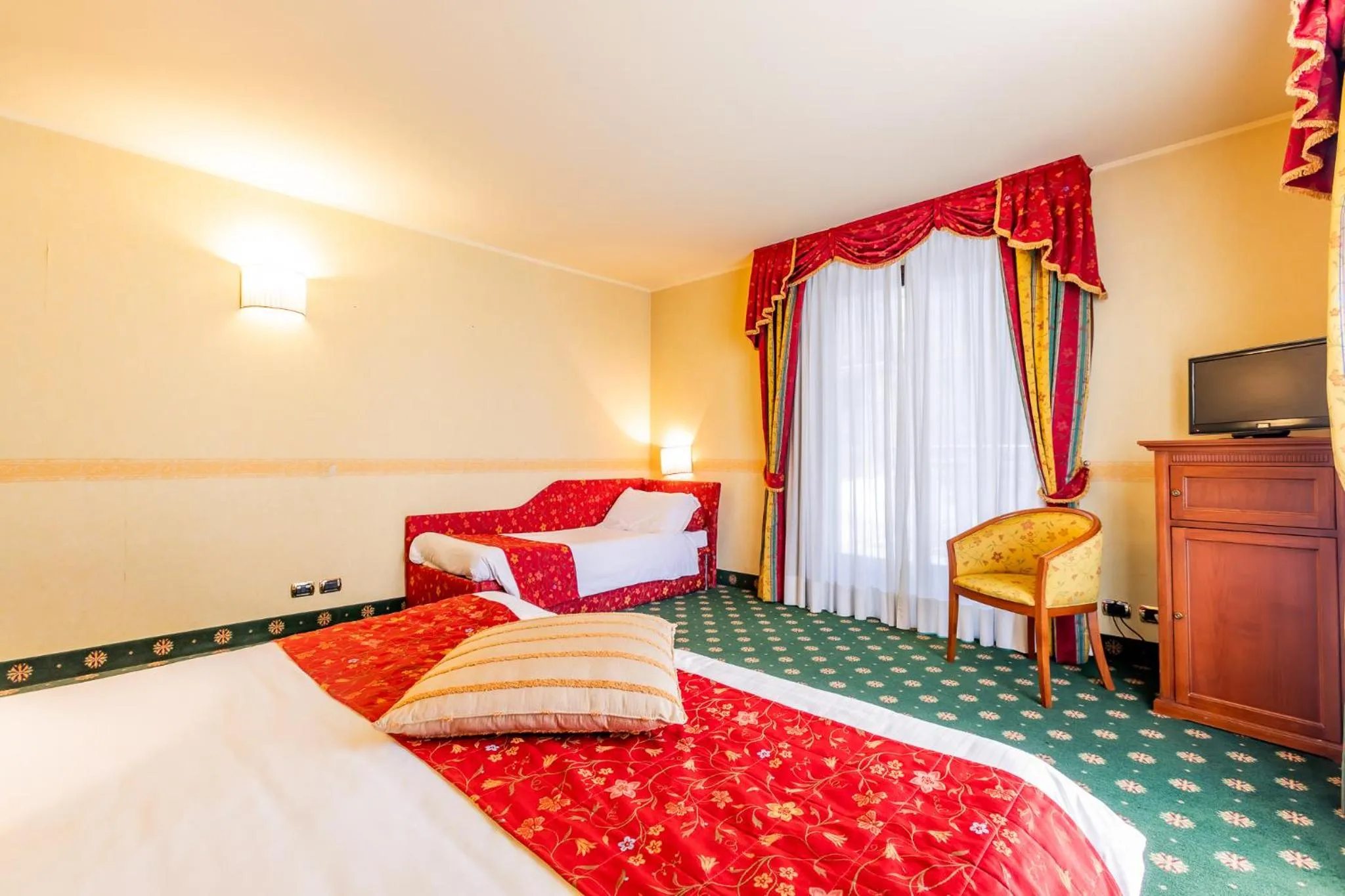 Bed in Hotel Cristallo