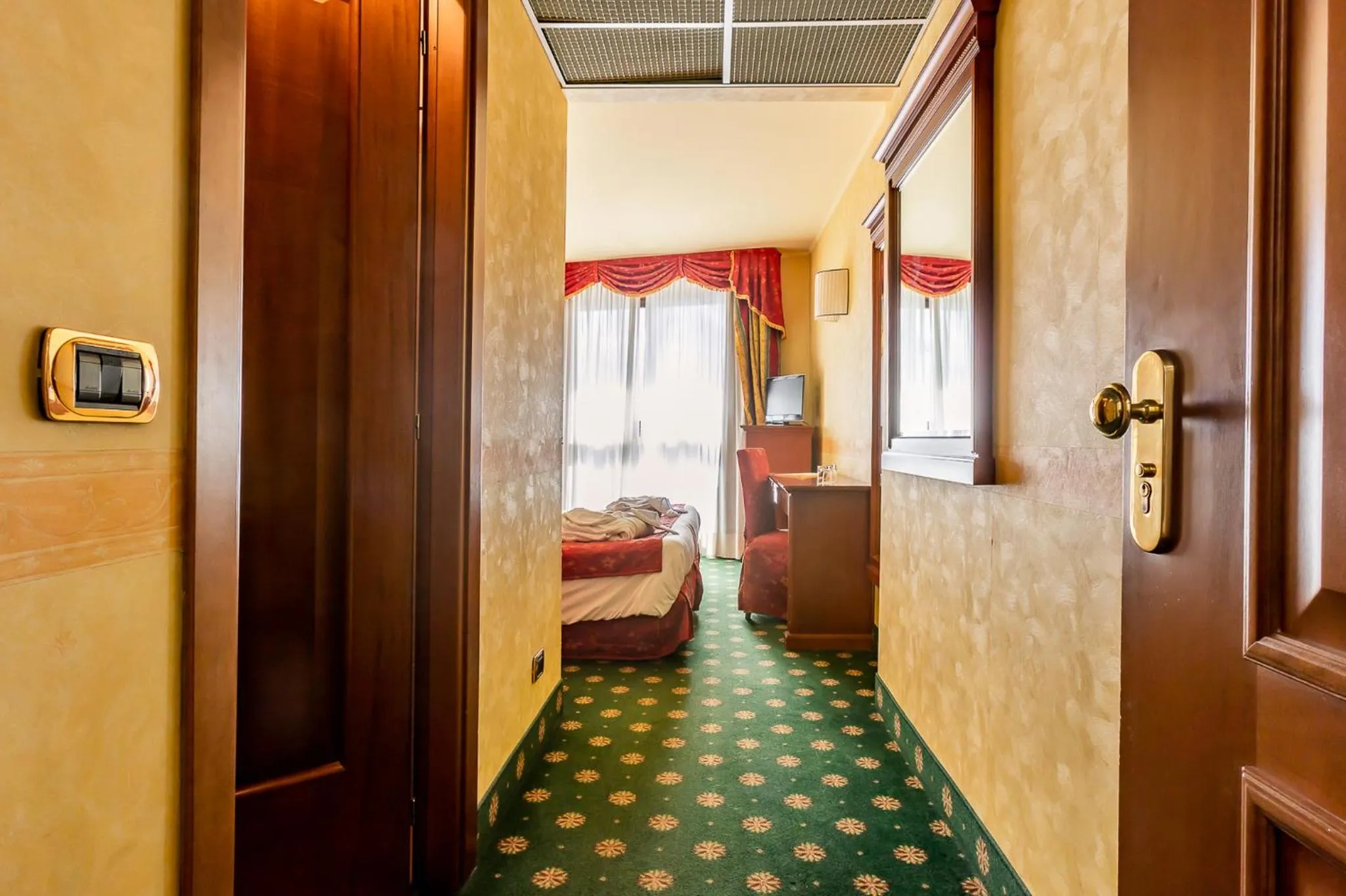 Decorative detail, Bed in Hotel Cristallo