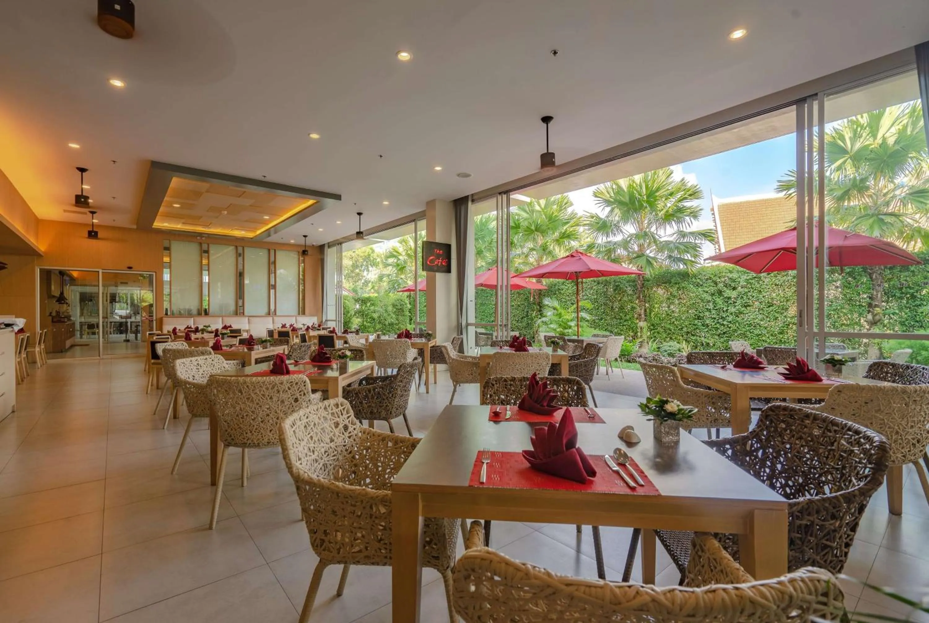 Restaurant/places to eat in Ramada by Wyndham Phuket Deevana