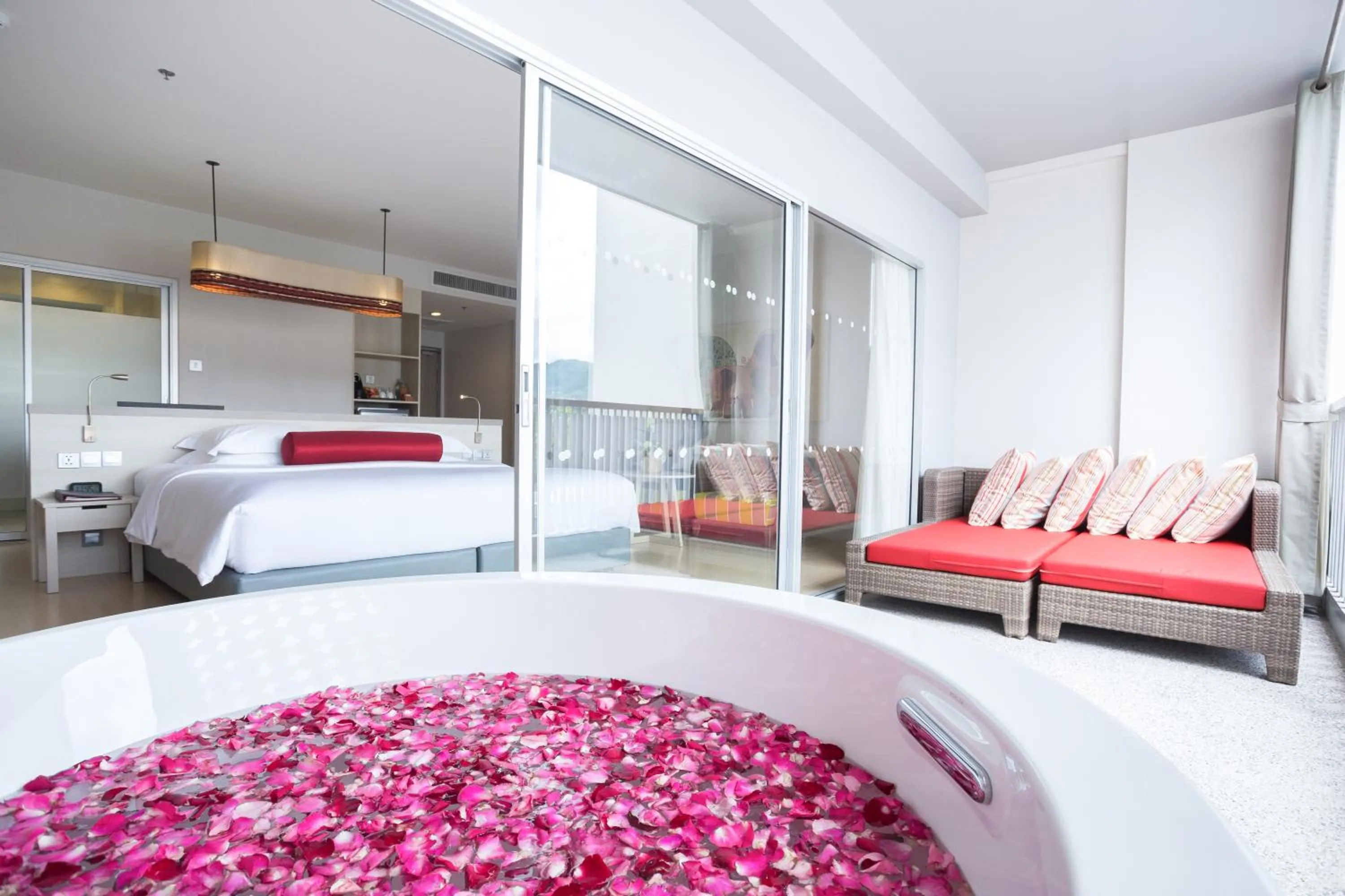 Coffee/tea facilities, Bed in Ramada by Wyndham Phuket Deevana