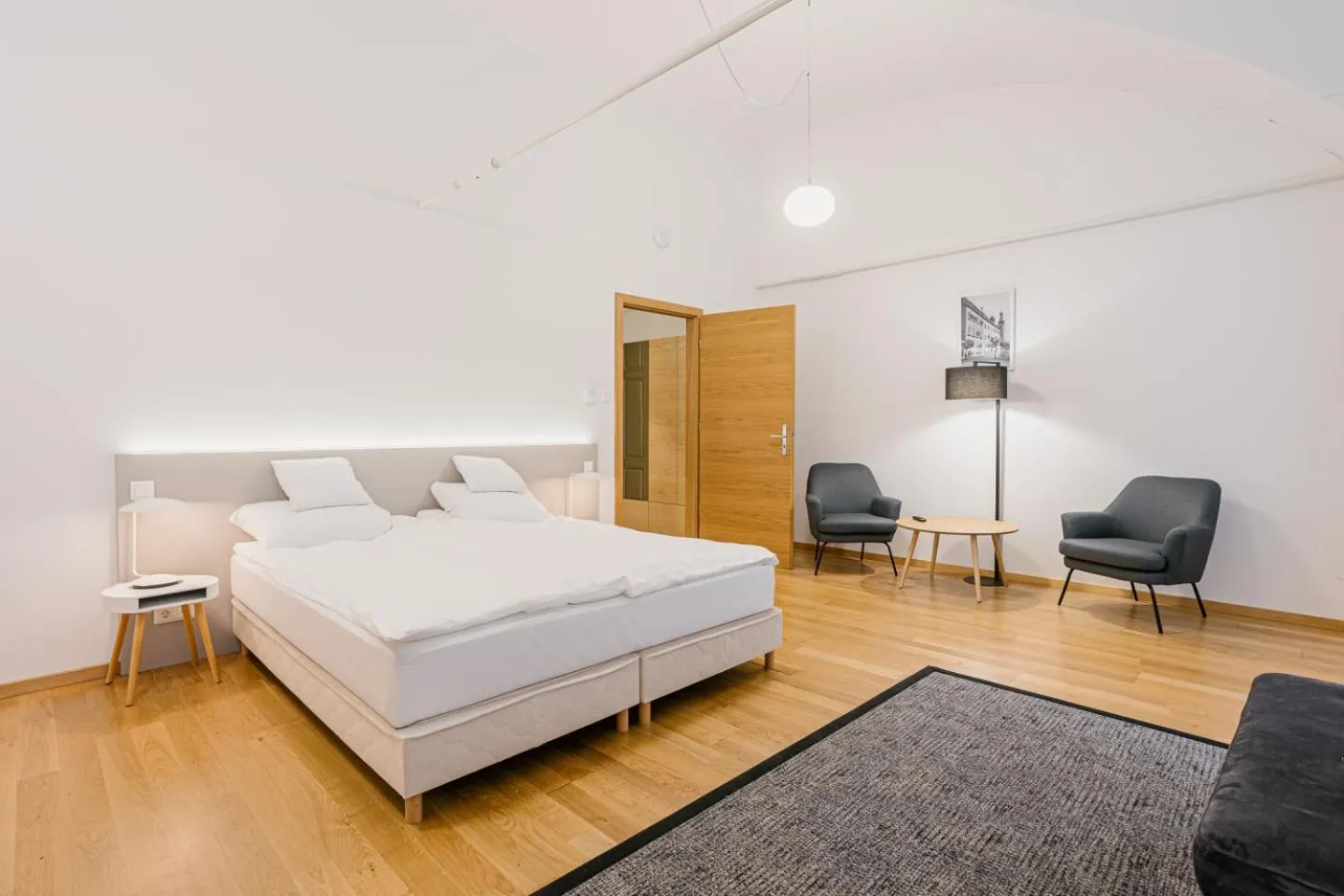 Photo of the whole room, Bed in Hotel Benedict