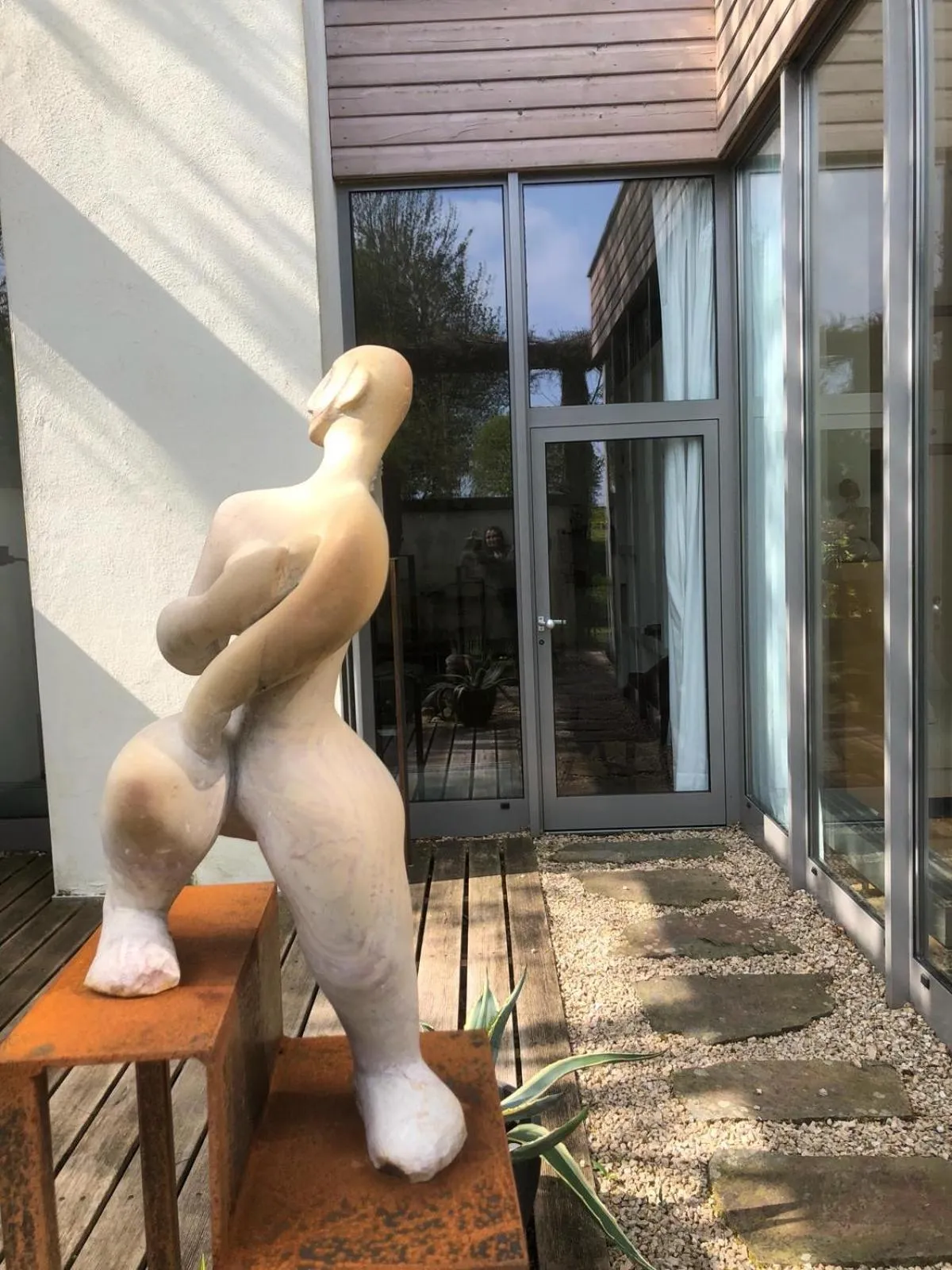 Facade/entrance in Room Art Lovers