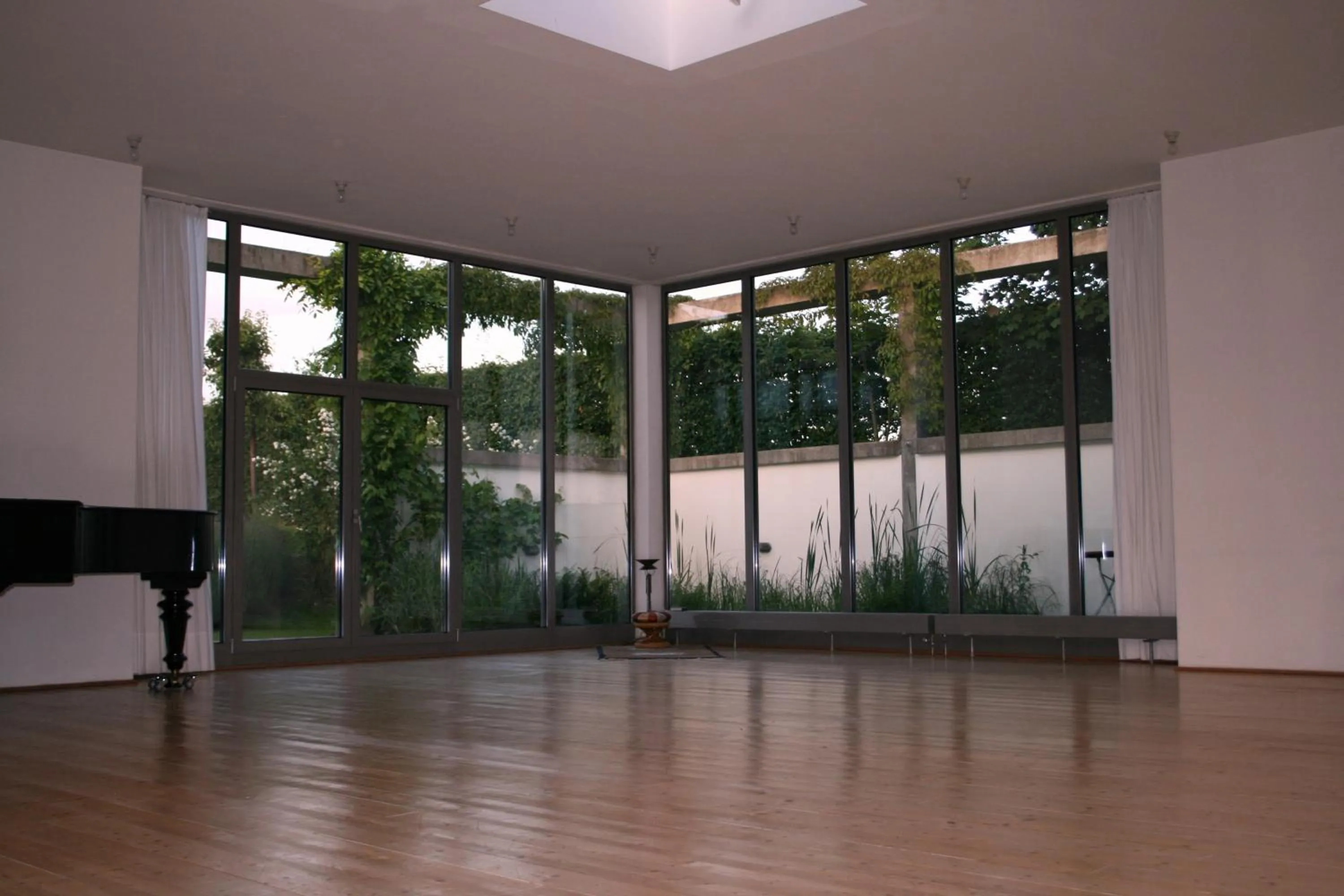 Garden in Room Art Lovers