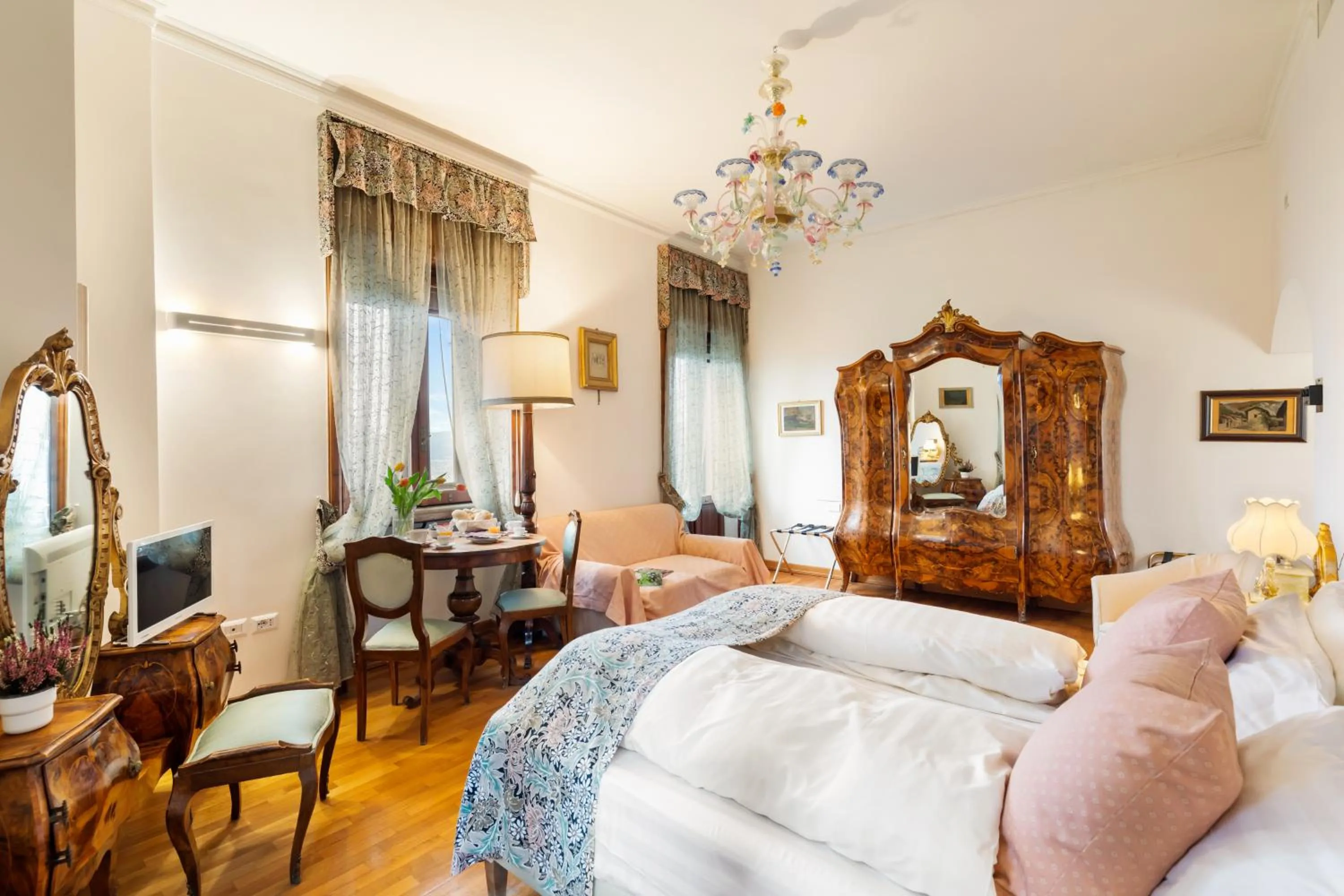 Bed in Villa Pambuffetti