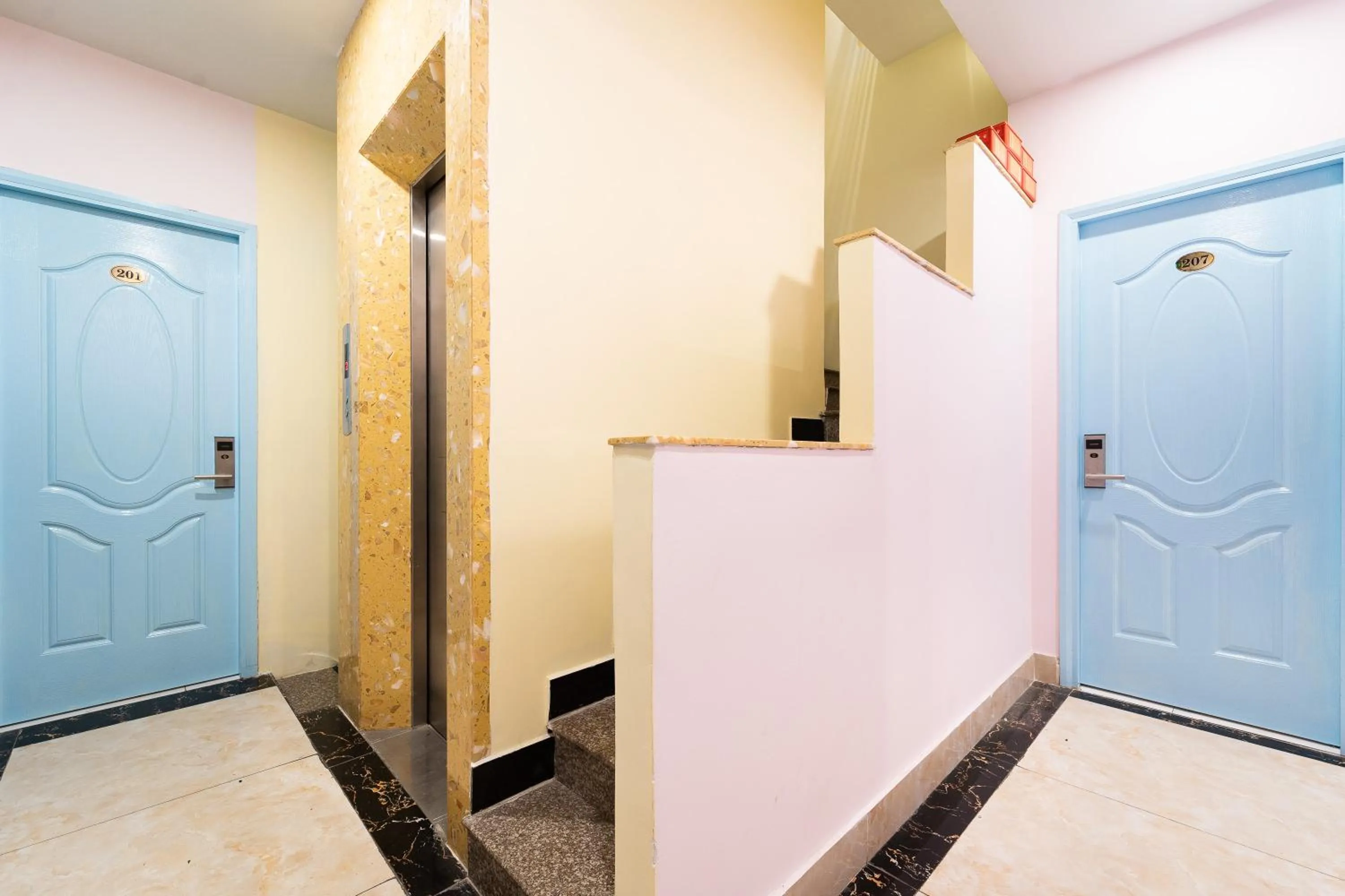 Lobby or reception in Collection O Joy Inn - Near T3 Terminal