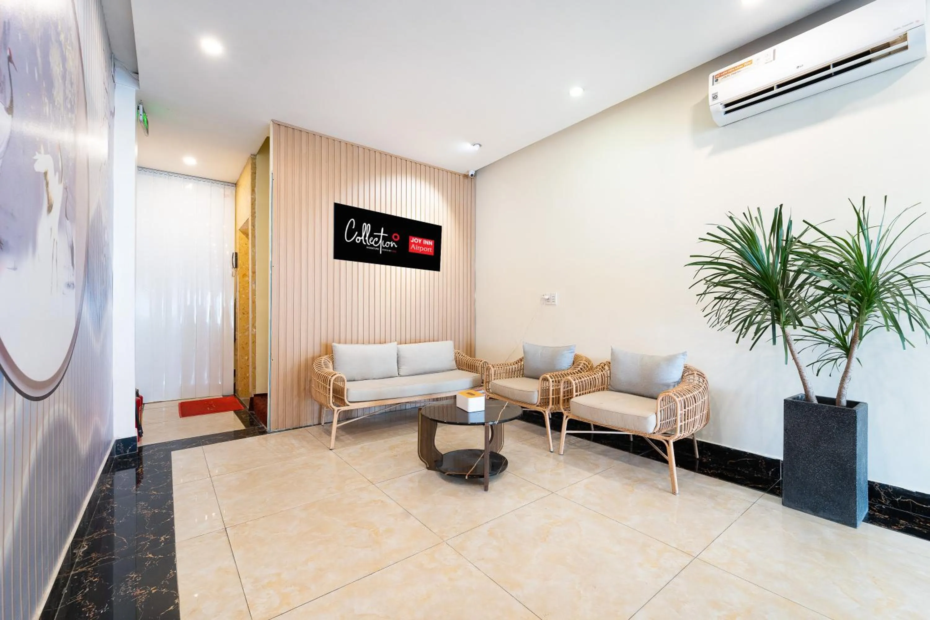 TV and multimedia in Collection O Joy Inn - Near T3 Terminal