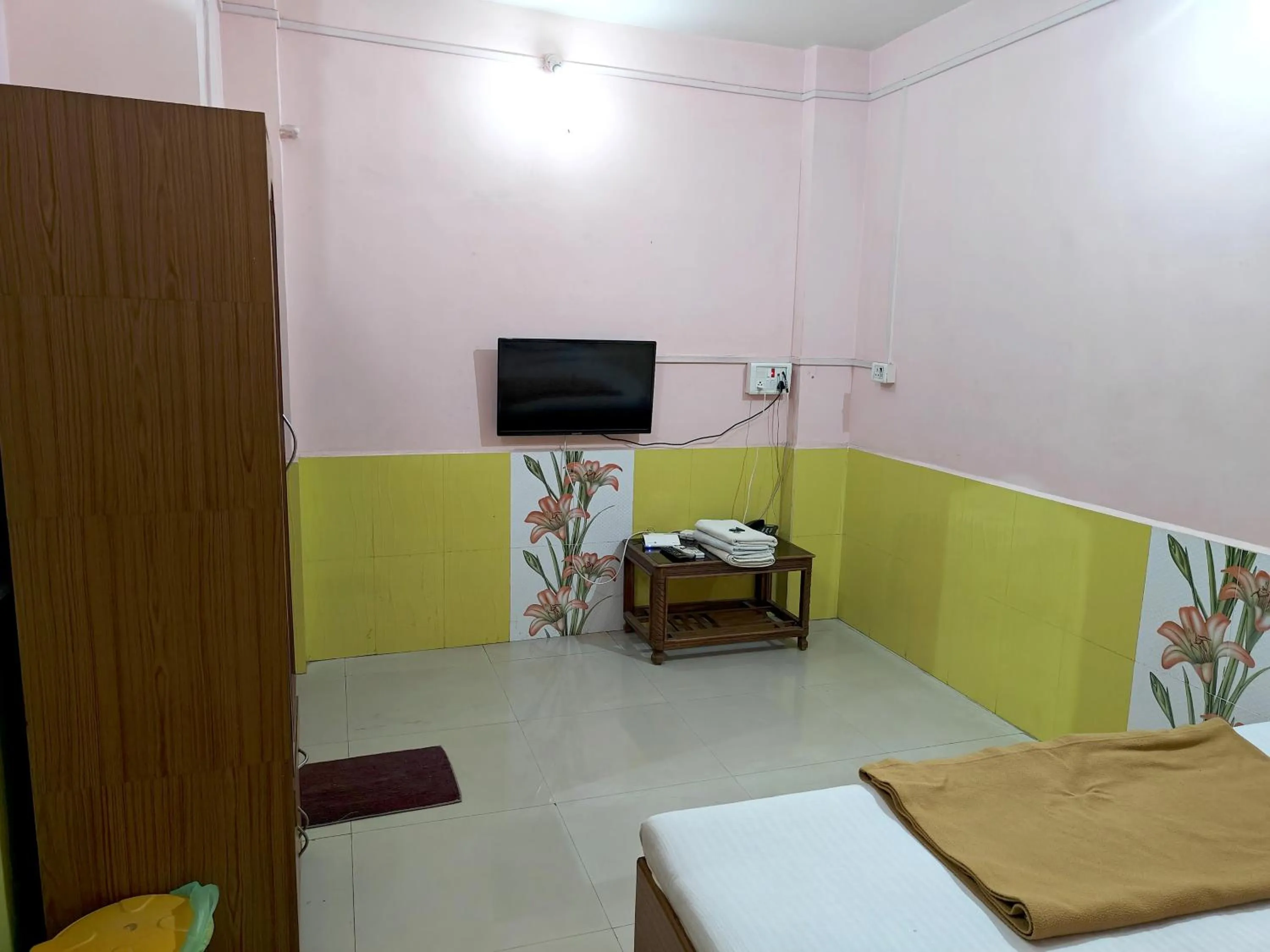 Bedroom, Bed in Jogalekar Cottage Alibaug