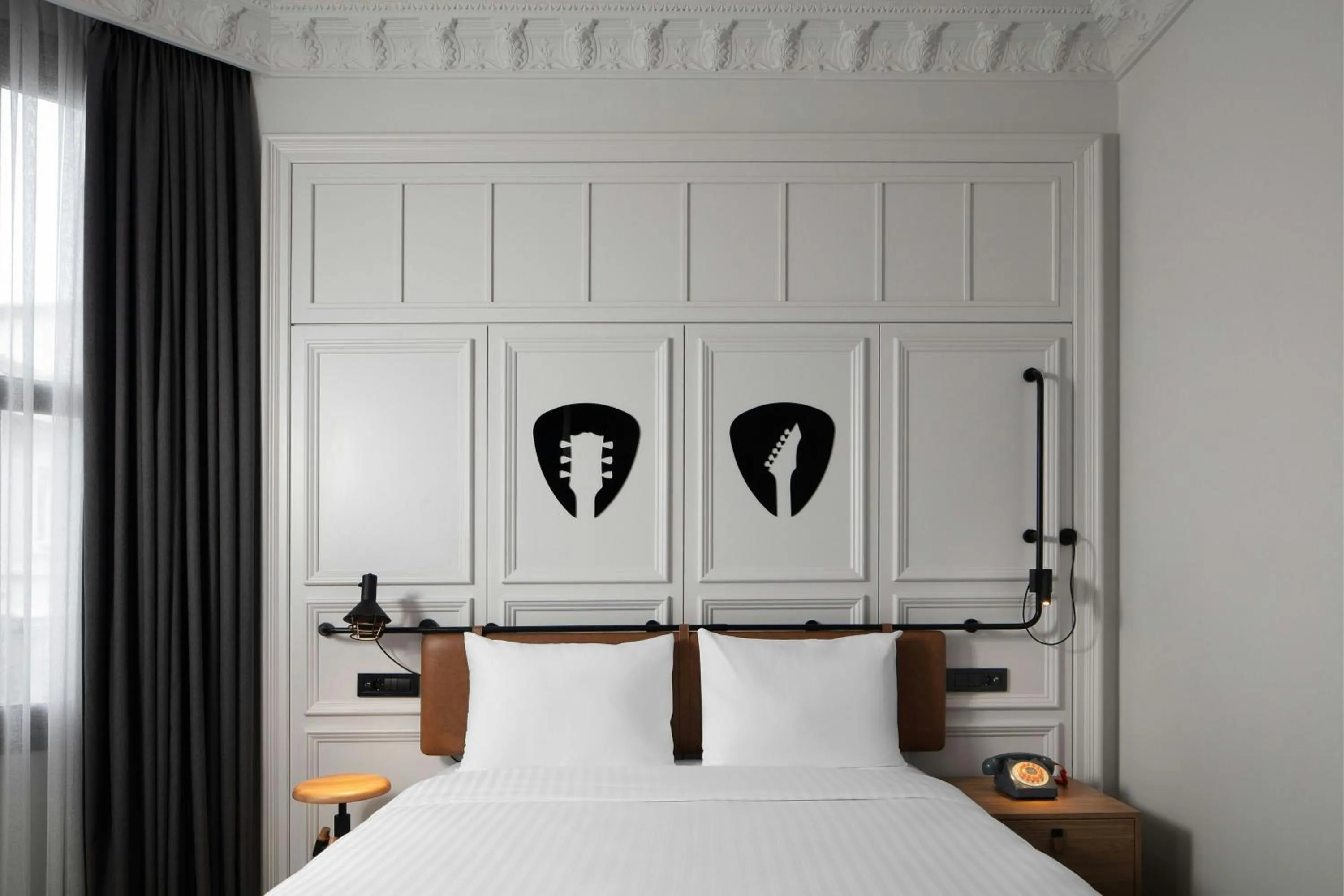 Photo of the whole room, Bed in Moxy Istanbul Taksim by Marriott Bonvoy