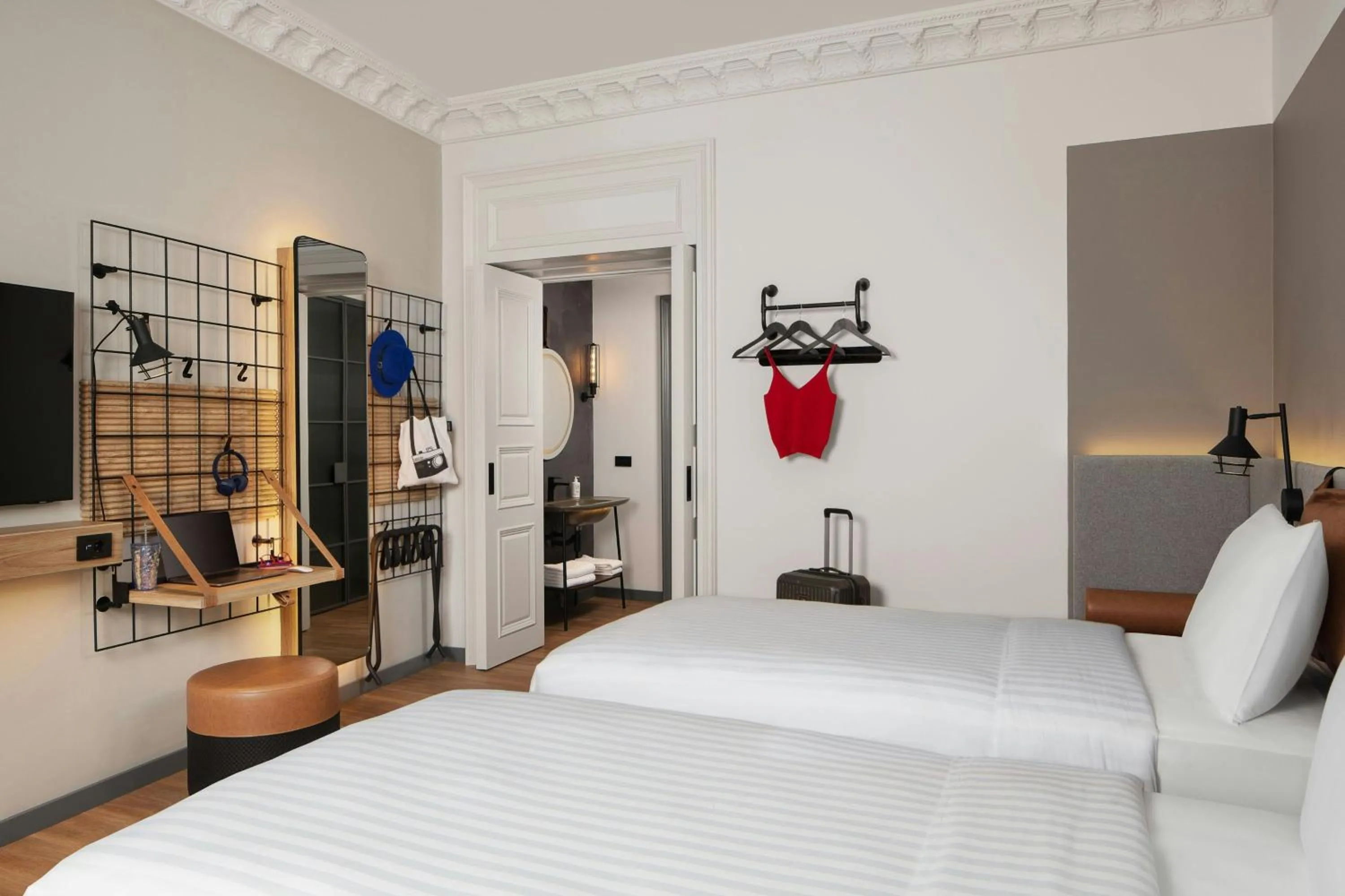 Photo of the whole room, Bed in Moxy Istanbul Taksim by Marriott Bonvoy