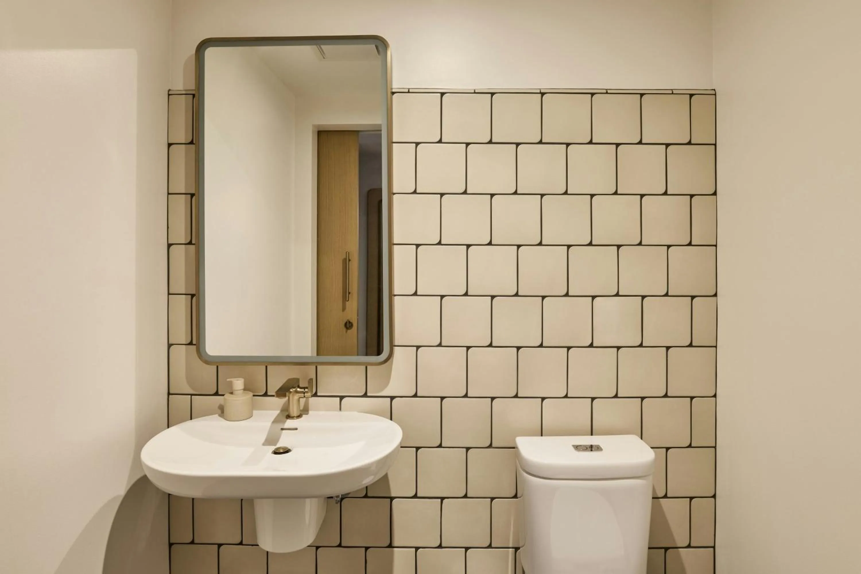 Bedroom in The REMI, Scottsdale, Autograph Collection