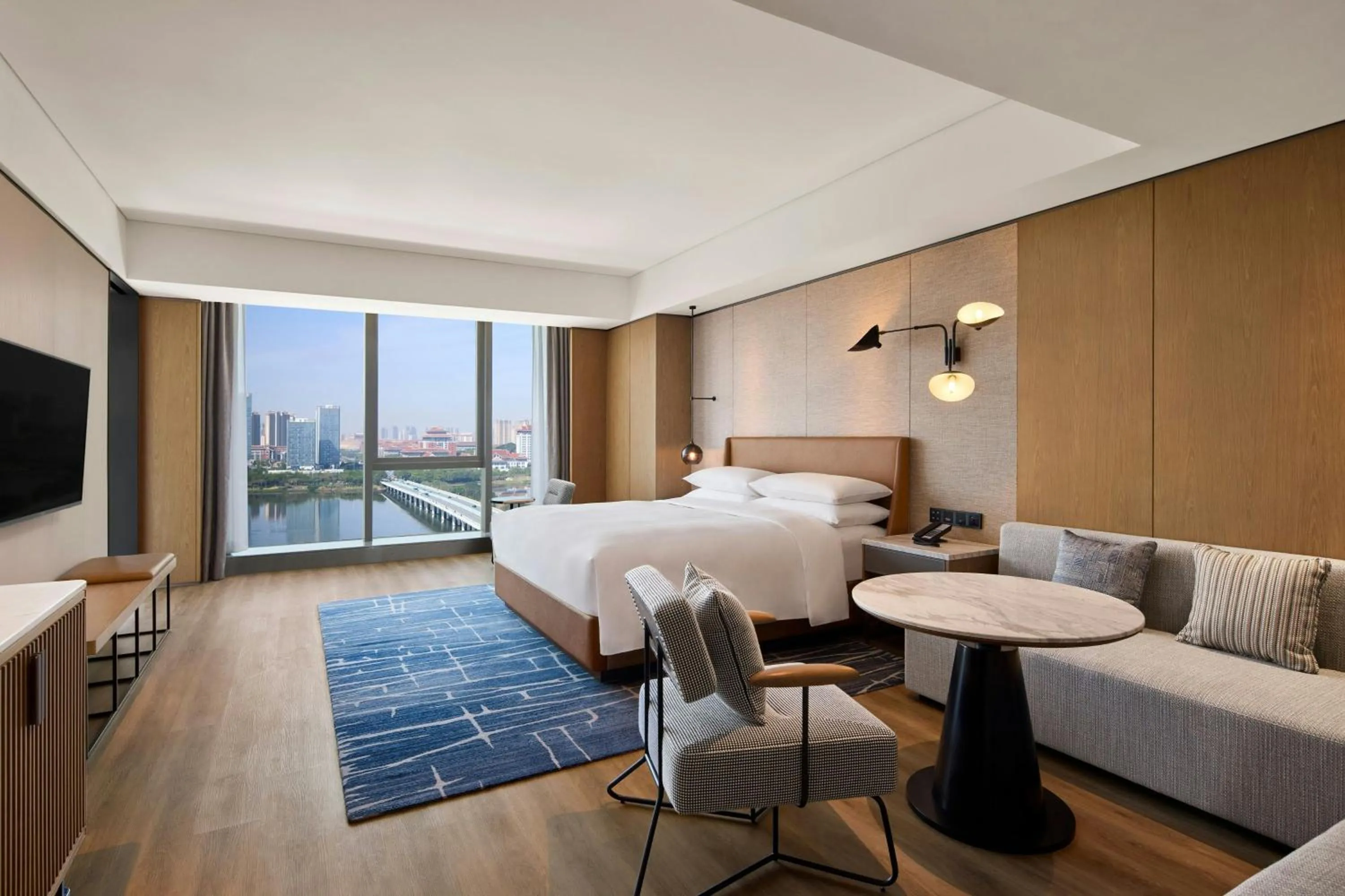 Photo of the whole room, Bed in Sheraton Grand Xiamen Jimei