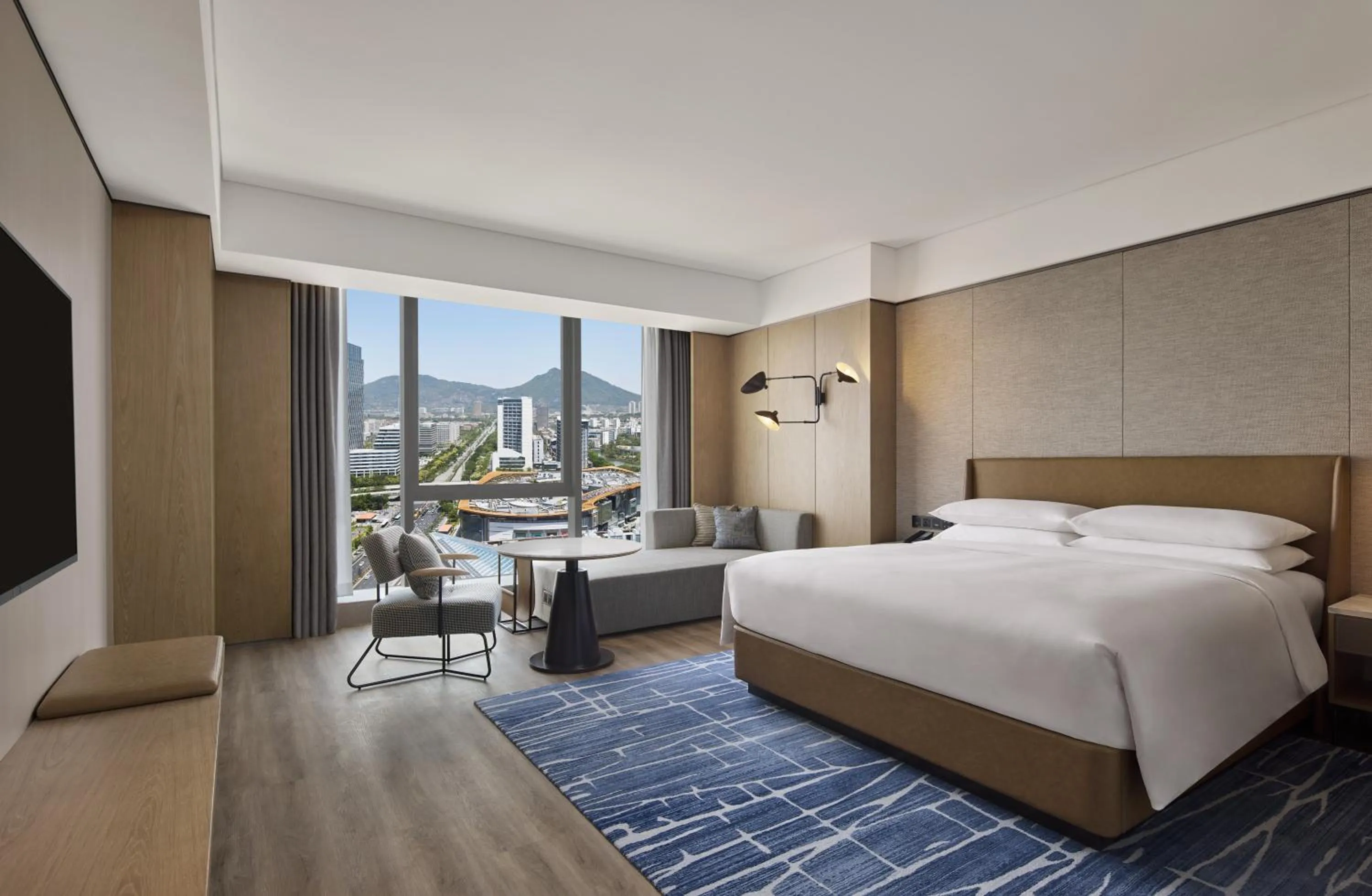 Living room, Bed in Sheraton Grand Xiamen Jimei