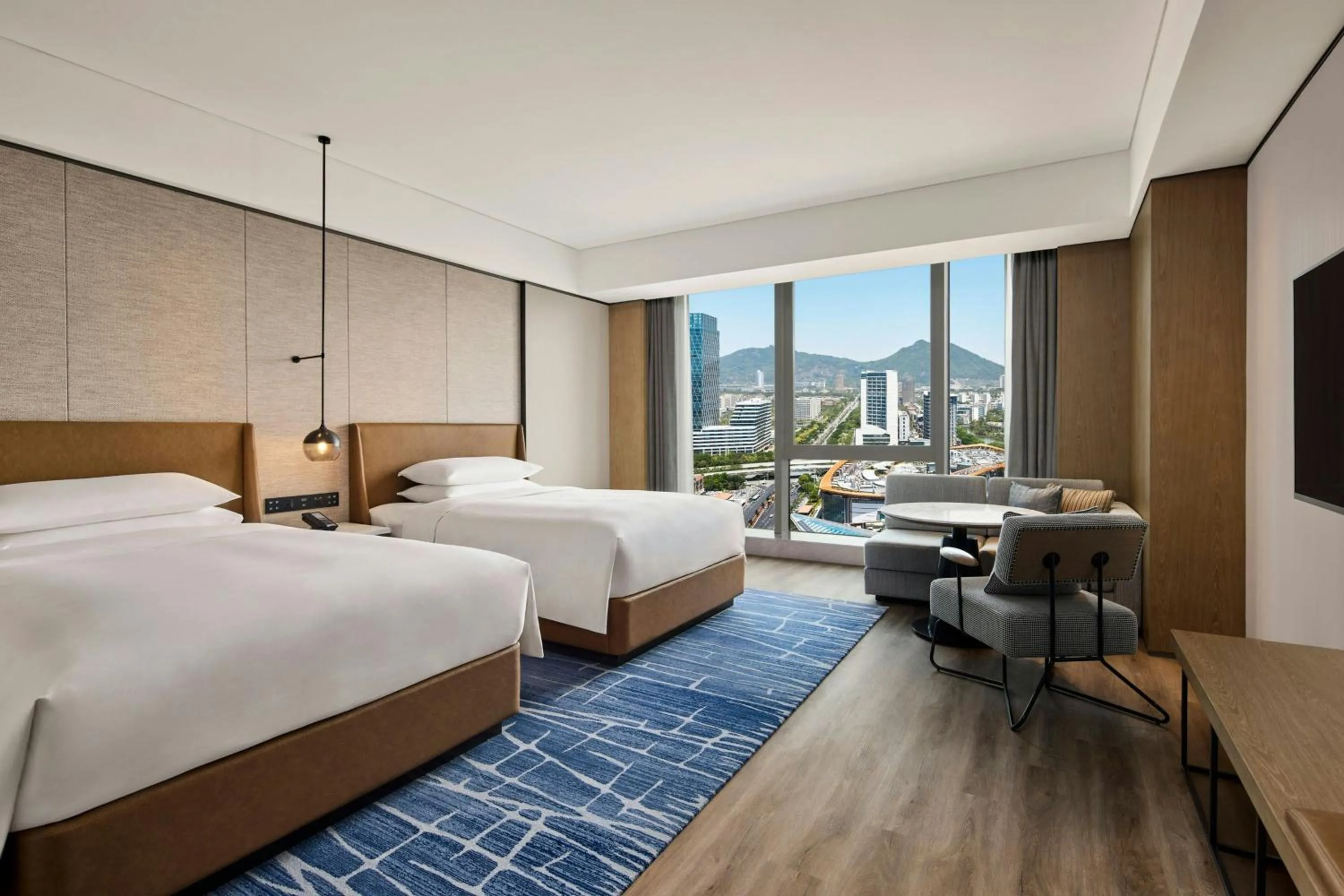 Photo of the whole room, Bed in Sheraton Grand Xiamen Jimei