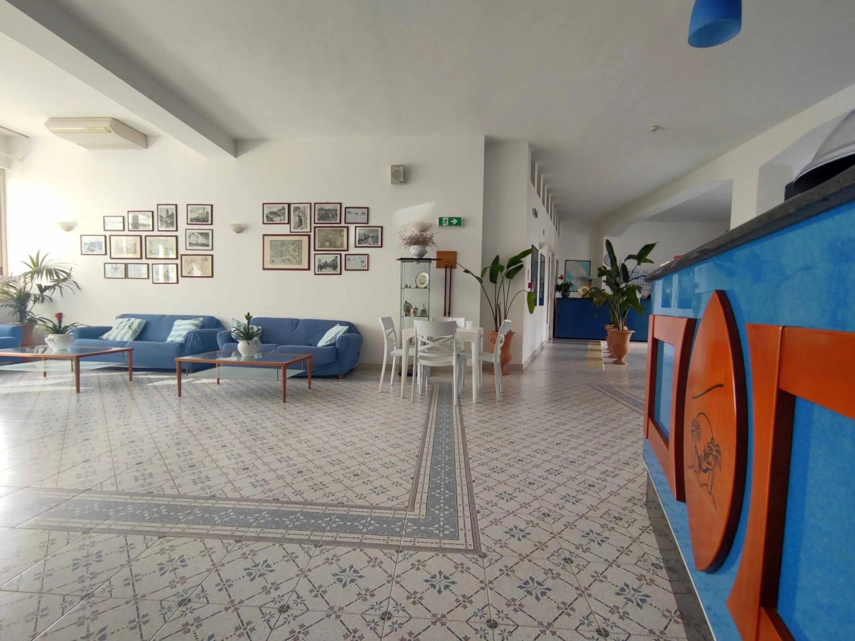 Communal lounge/ TV room in Picchio Hotel Pescoluse