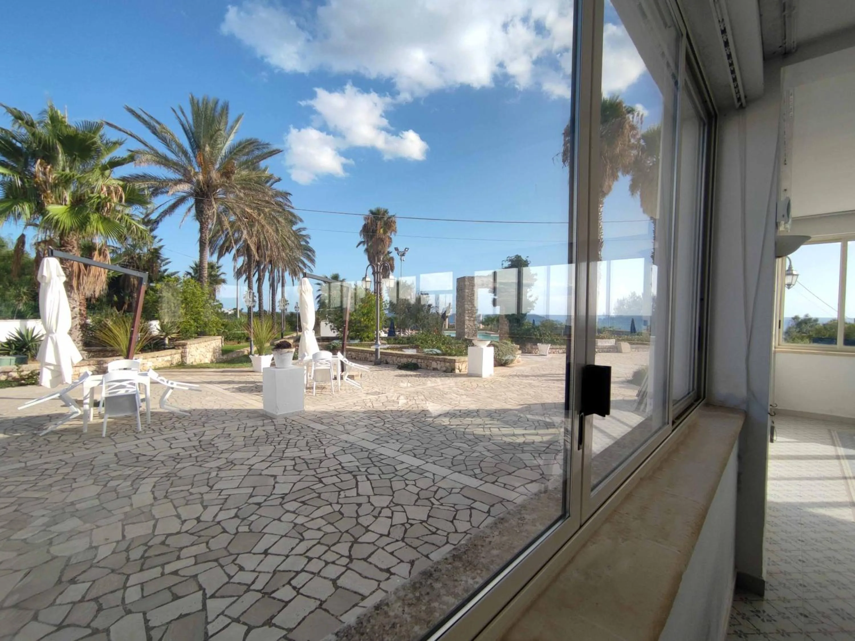 Garden view in Picchio Hotel Pescoluse