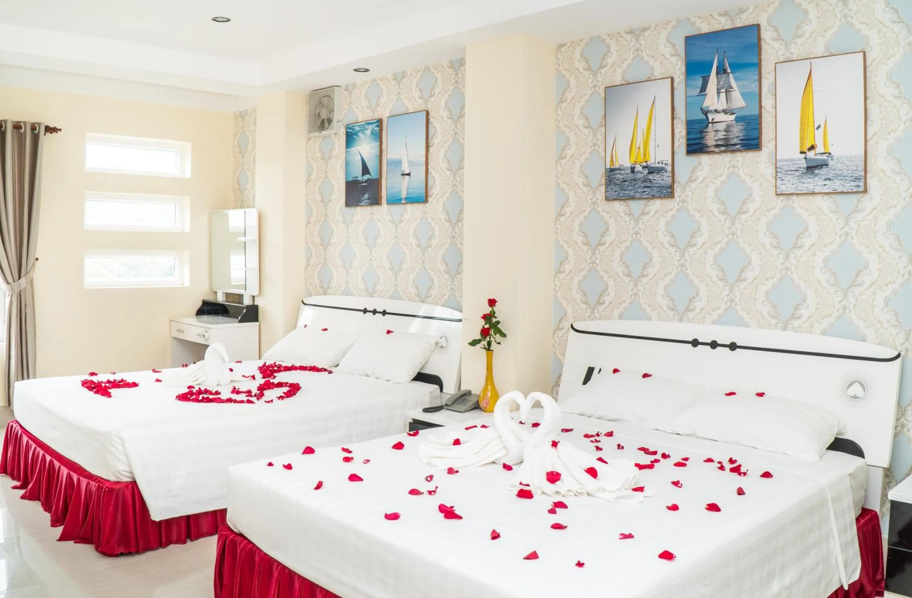 Bed in Sun & Sea Hotel