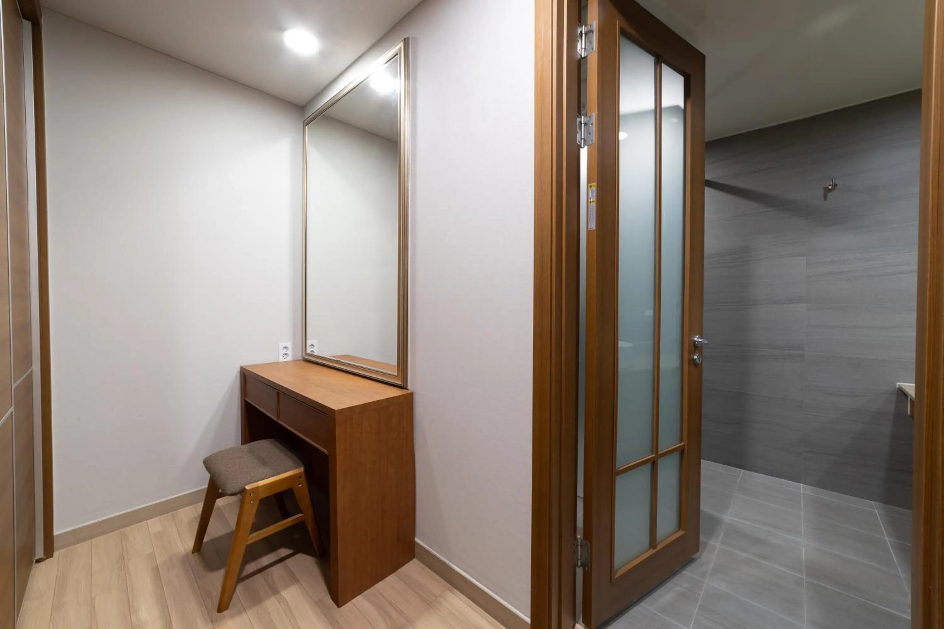 Shower in Hotel Modak Namdaemun