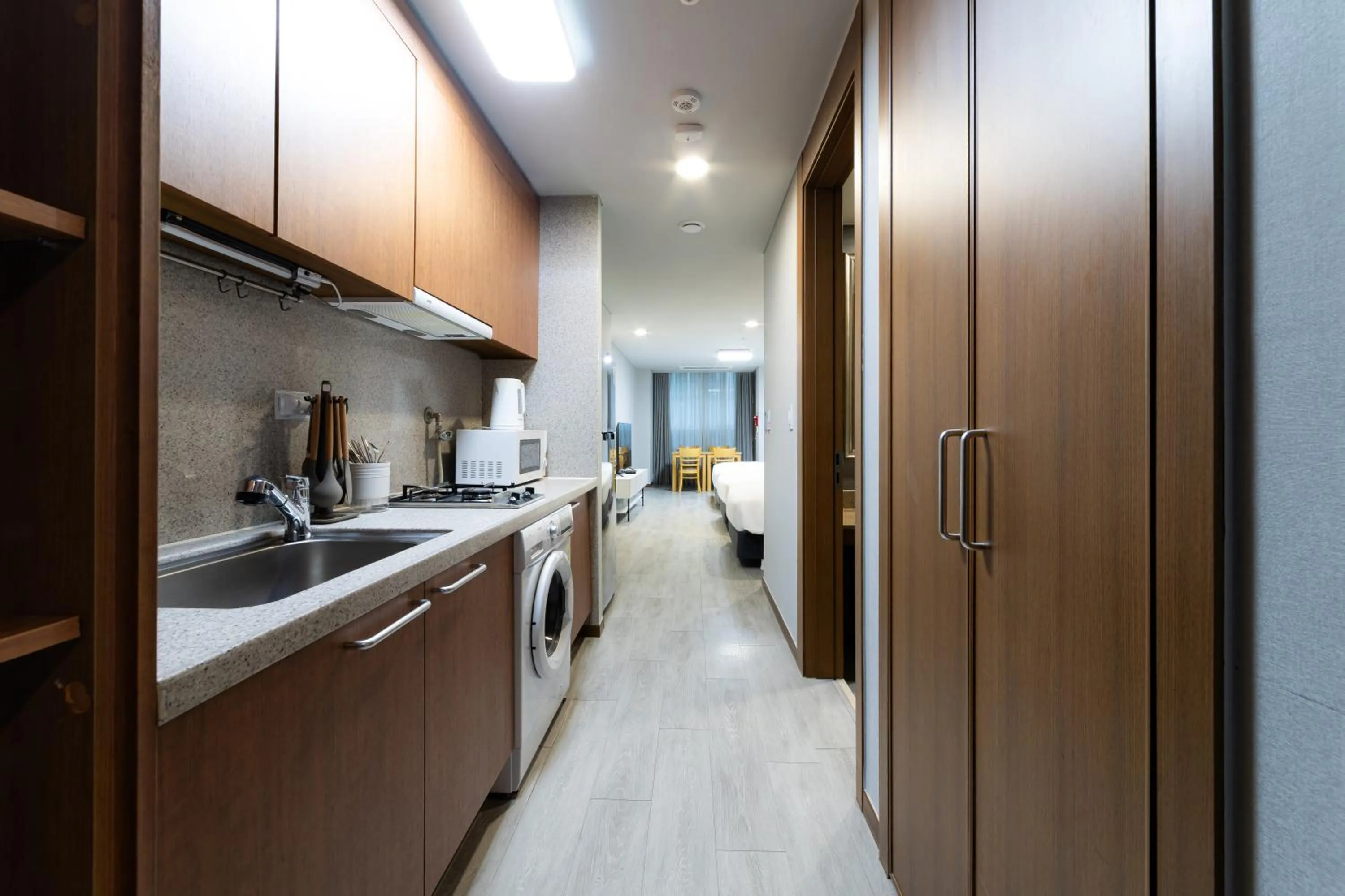 kitchen in Hotel Modak Namdaemun