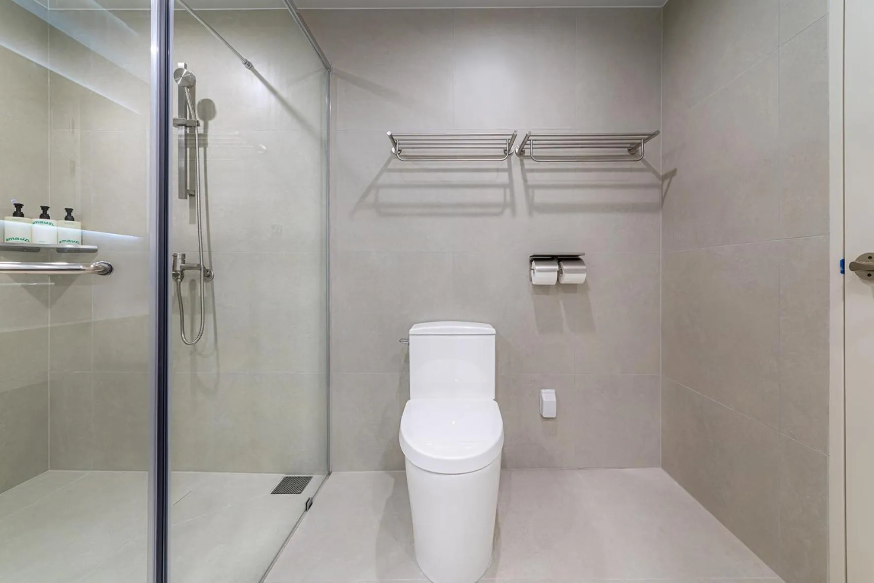 Toilet in Hotel Modak Namdaemun