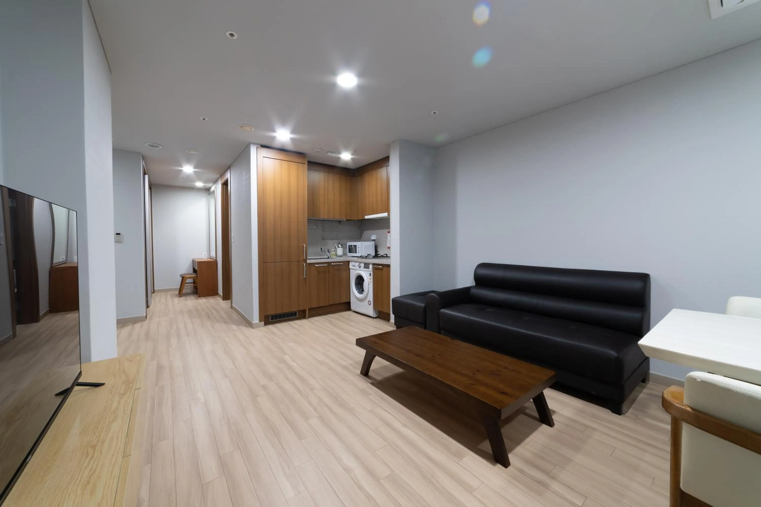 TV and multimedia in Hotel Modak Namdaemun