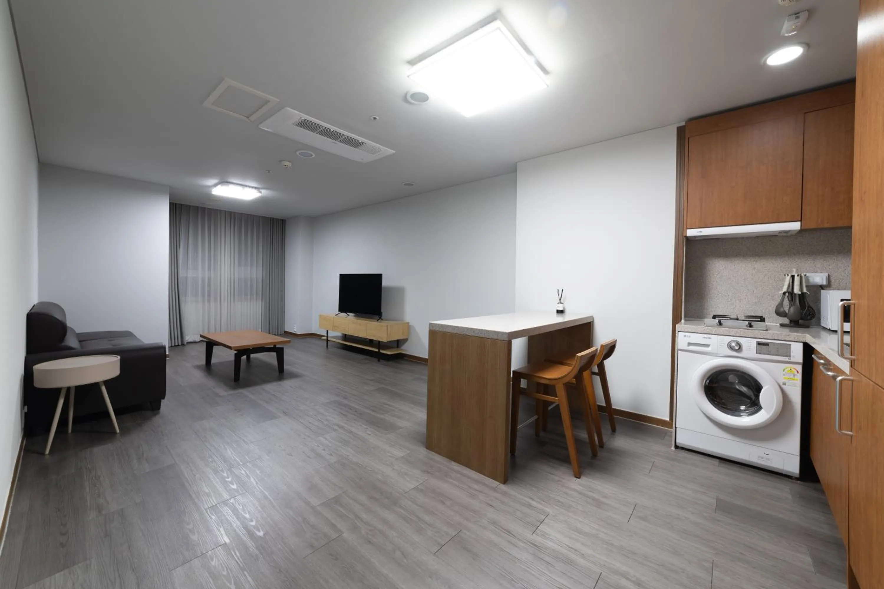 TV and multimedia in Hotel Modak Namdaemun