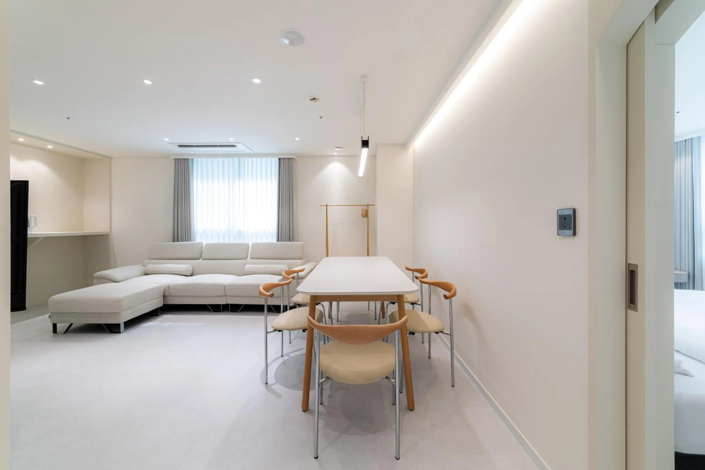 Living room, Bed in Hotel Modak Namdaemun