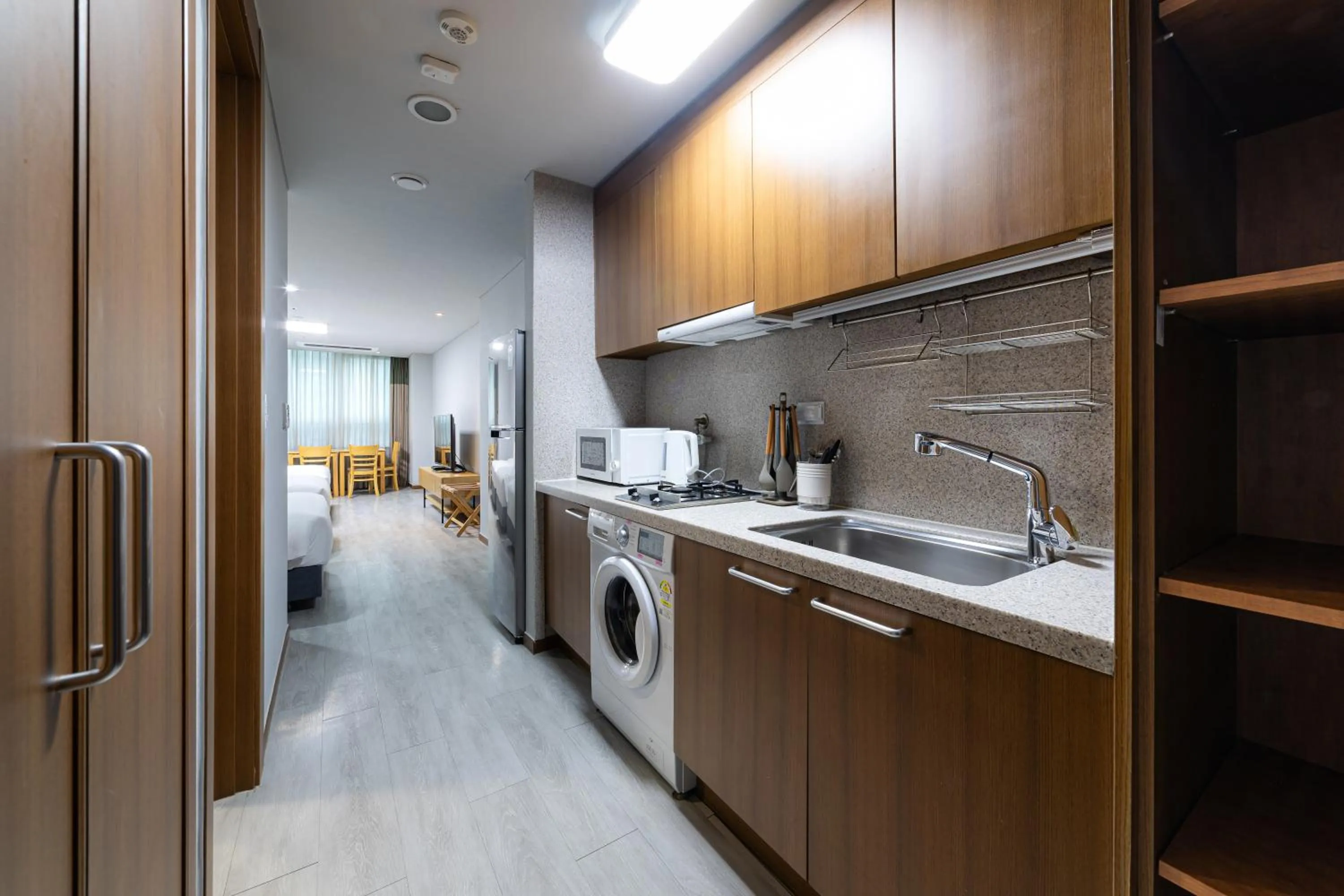 kitchen in Hotel Modak Namdaemun