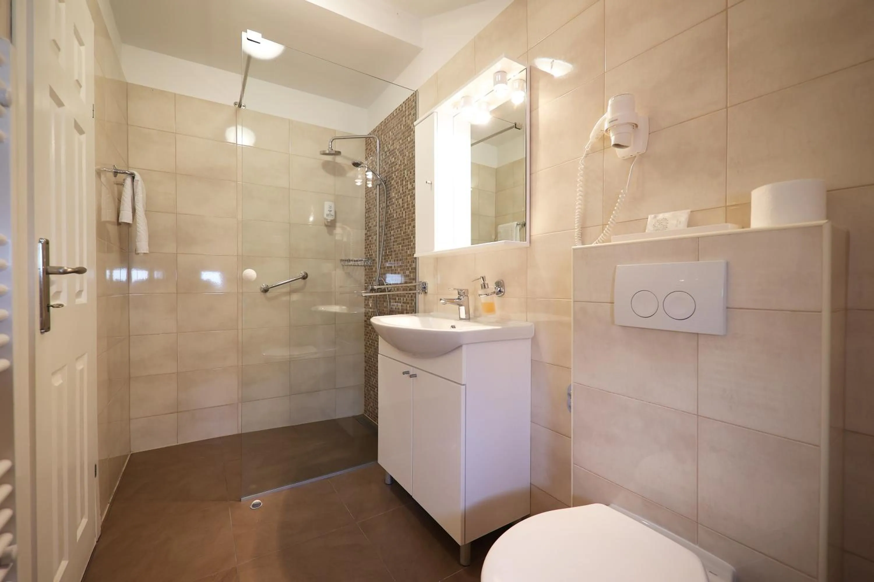 Bathroom in Hotel Murter