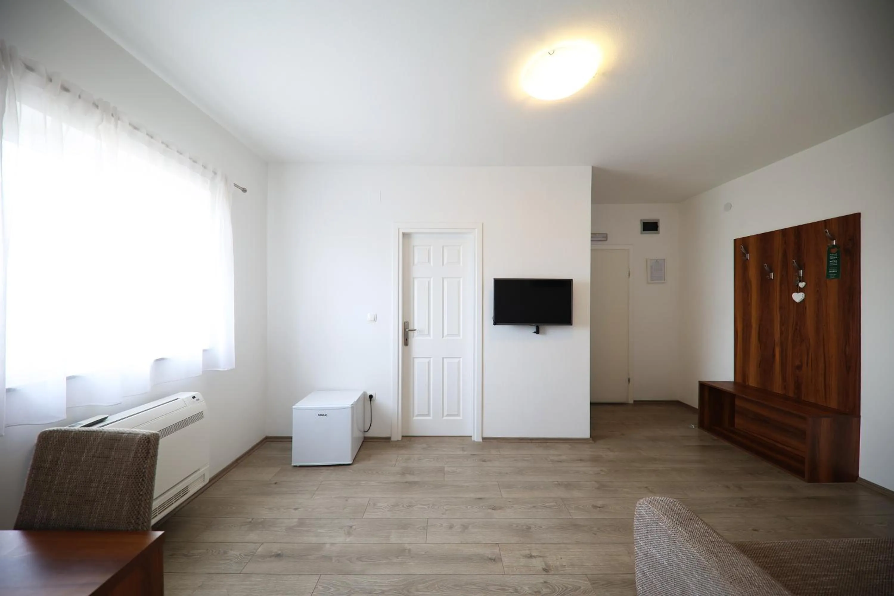 TV and multimedia, Bed in Hotel Murter