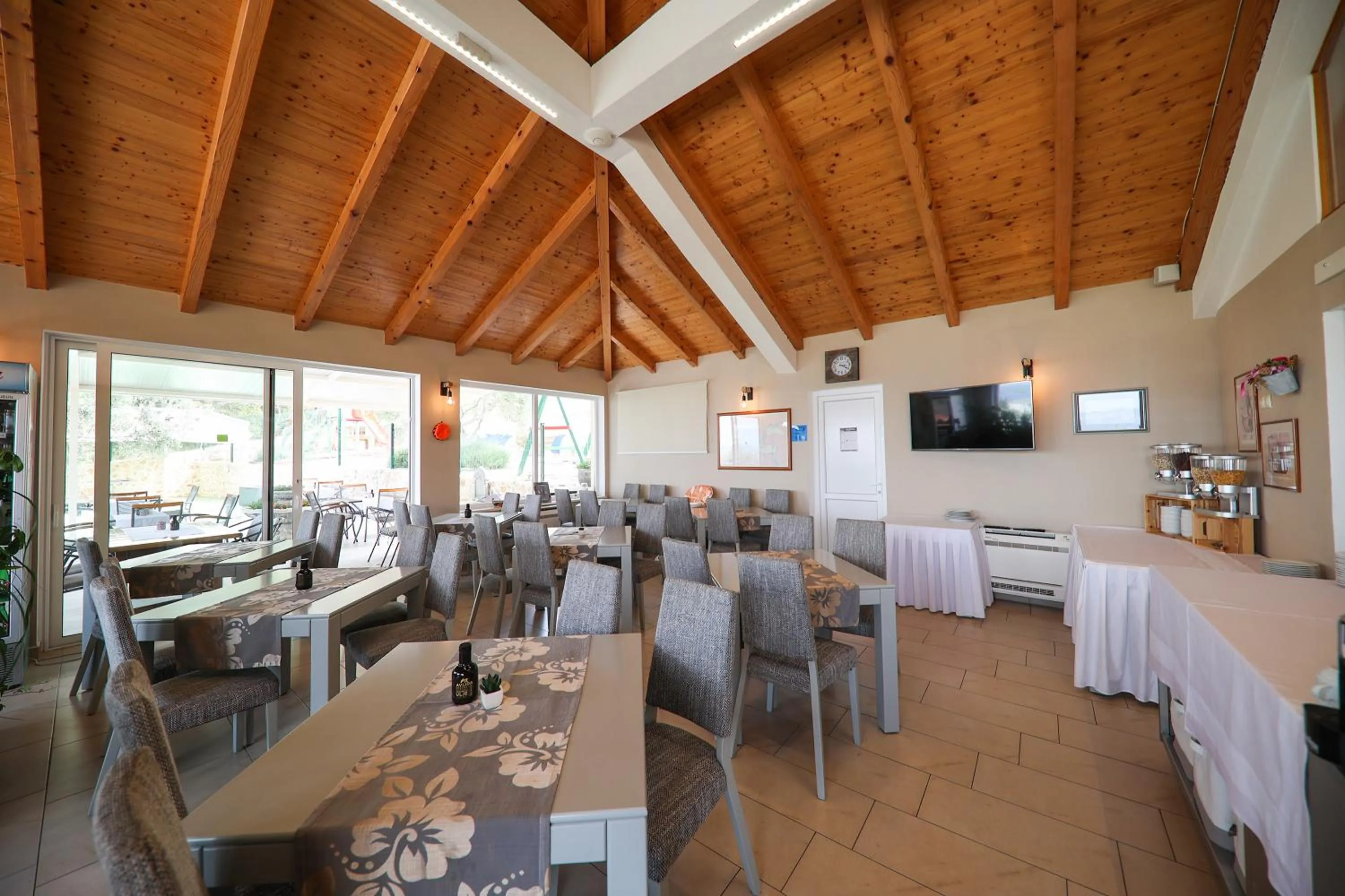 Restaurant/places to eat in Hotel Murter