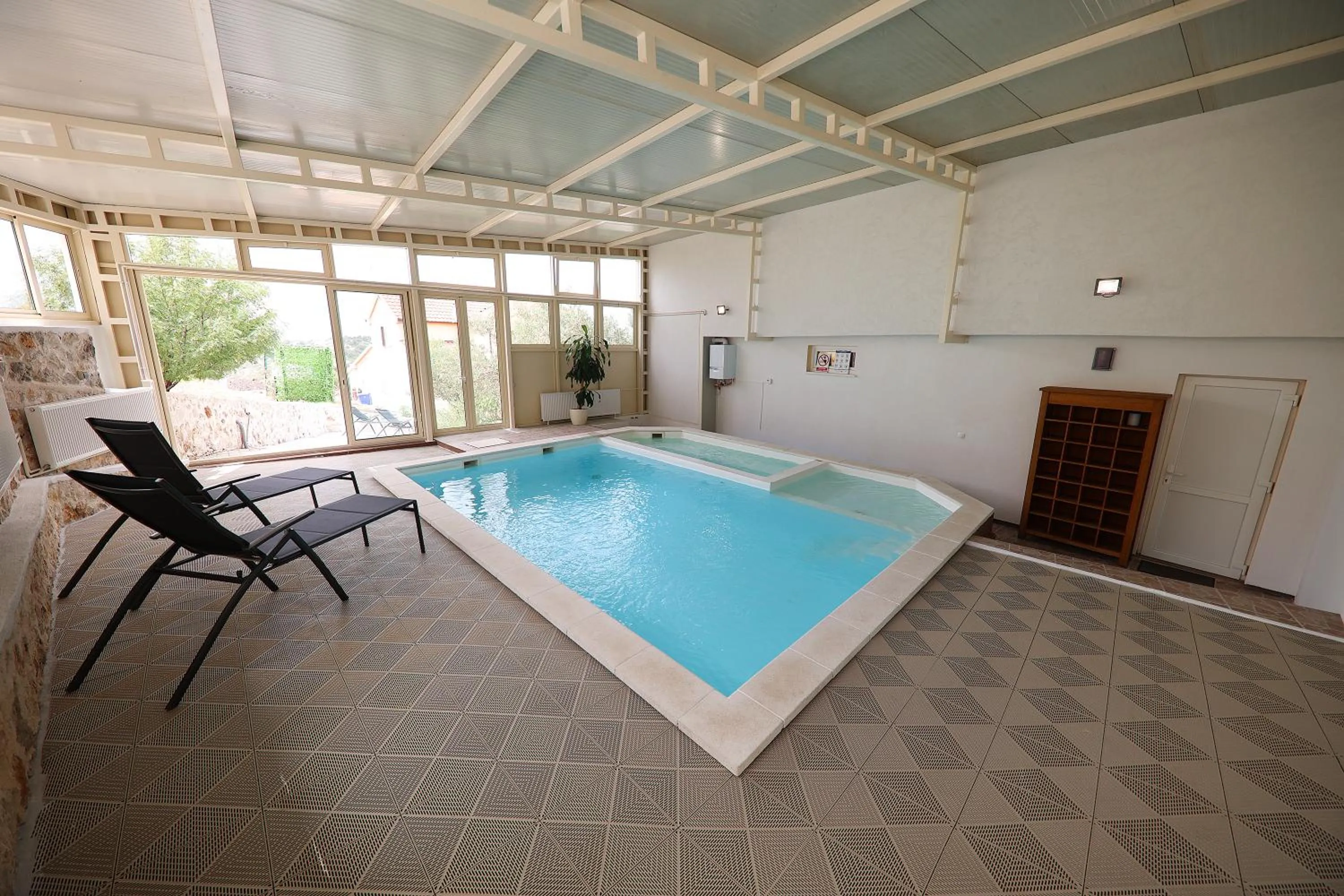Swimming pool in Hotel Murter