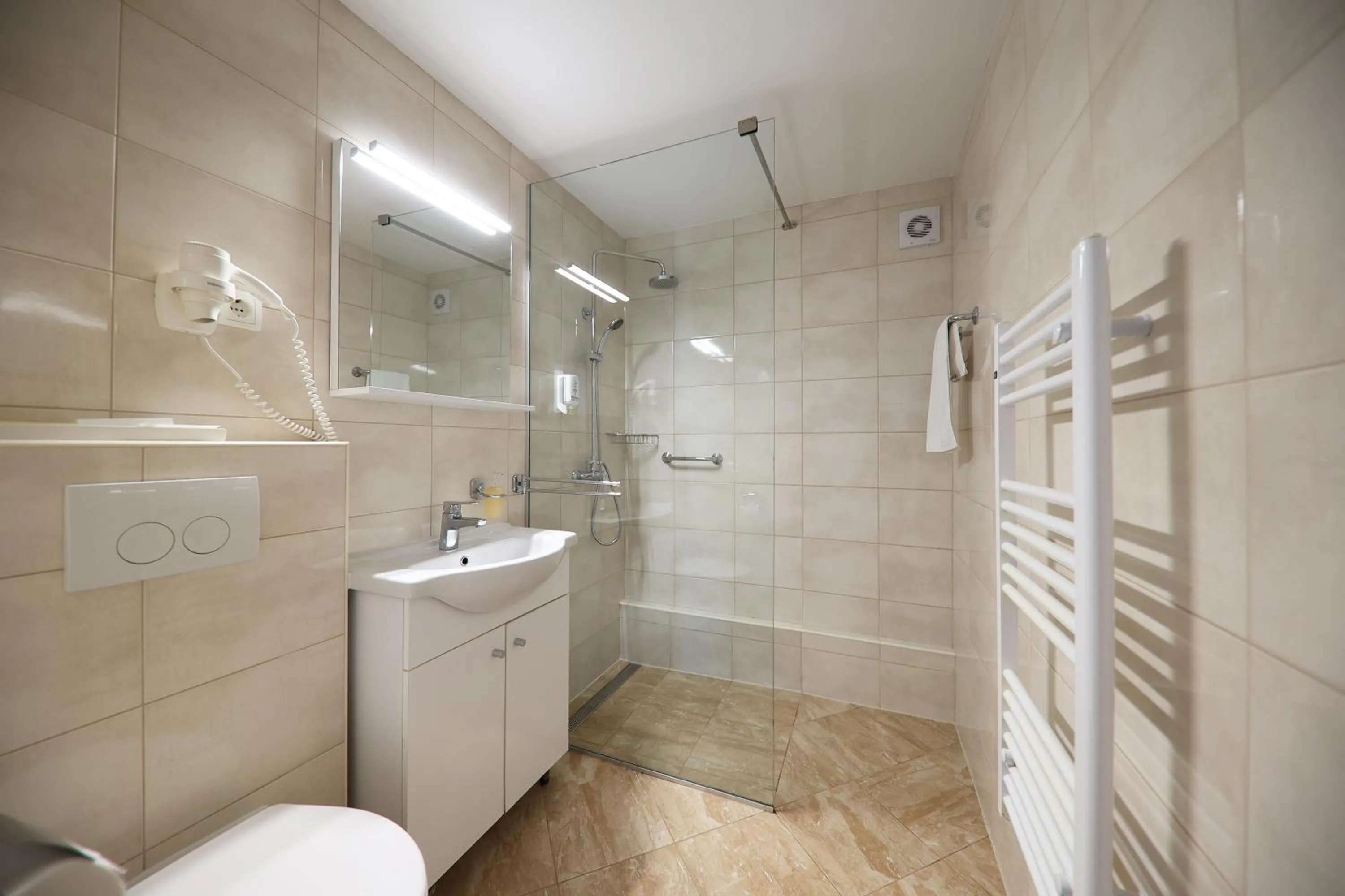 Bathroom in Hotel Murter