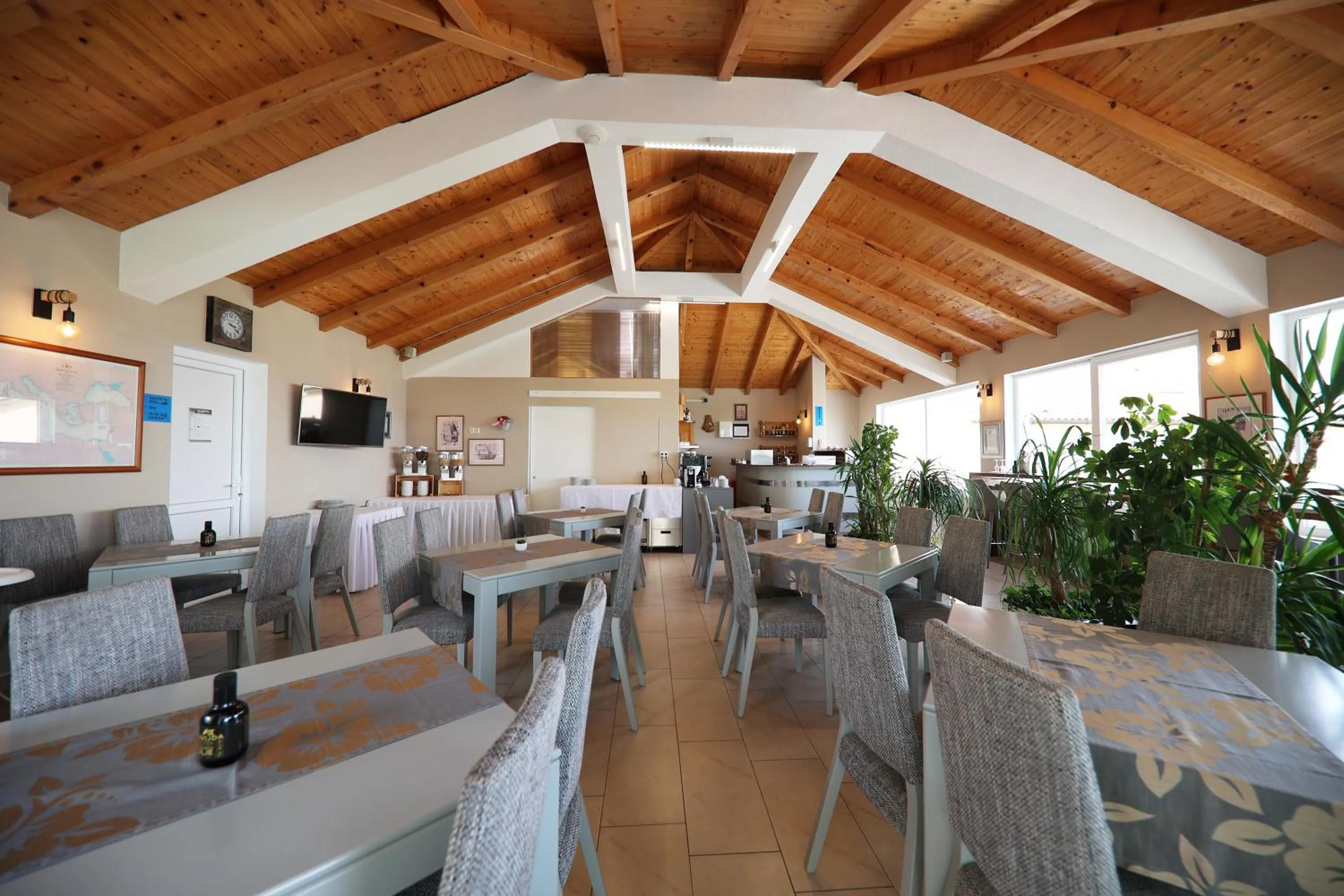 Restaurant/places to eat in Hotel Murter