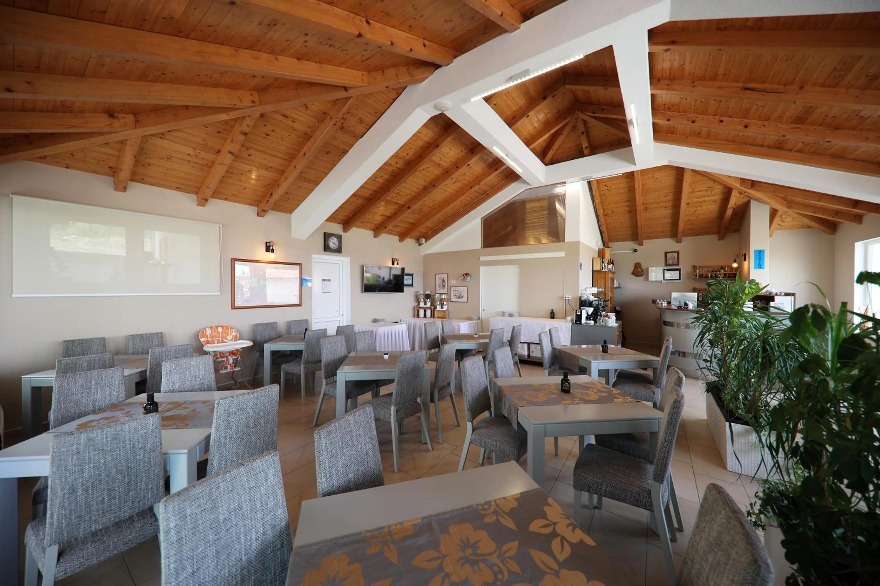 Restaurant/places to eat in Hotel Murter