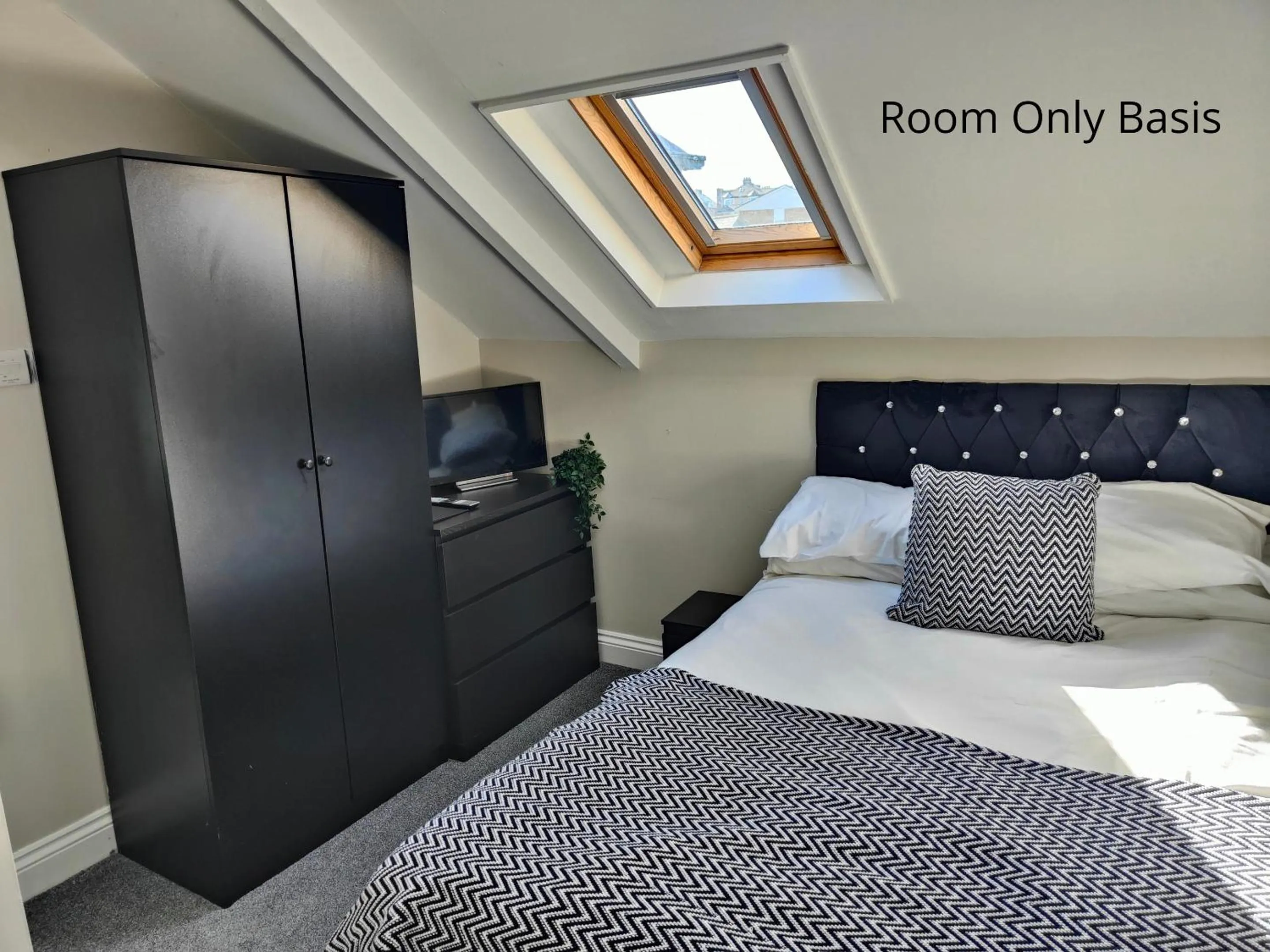 Bedroom, Bed in The Clifton