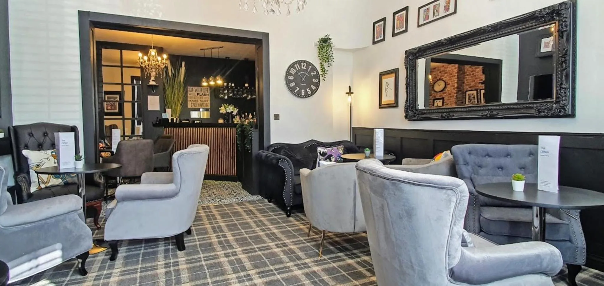 Lounge or bar in The Clifton