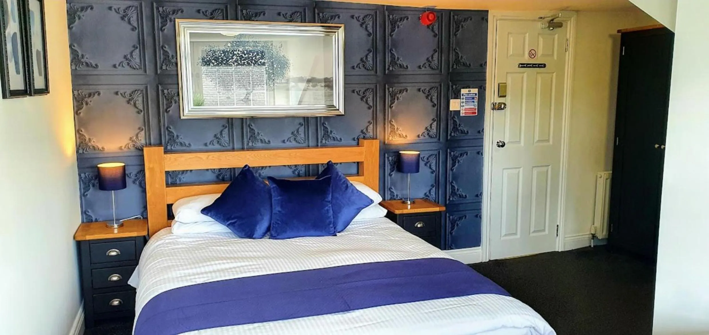 Bedroom, Bed in The Clifton