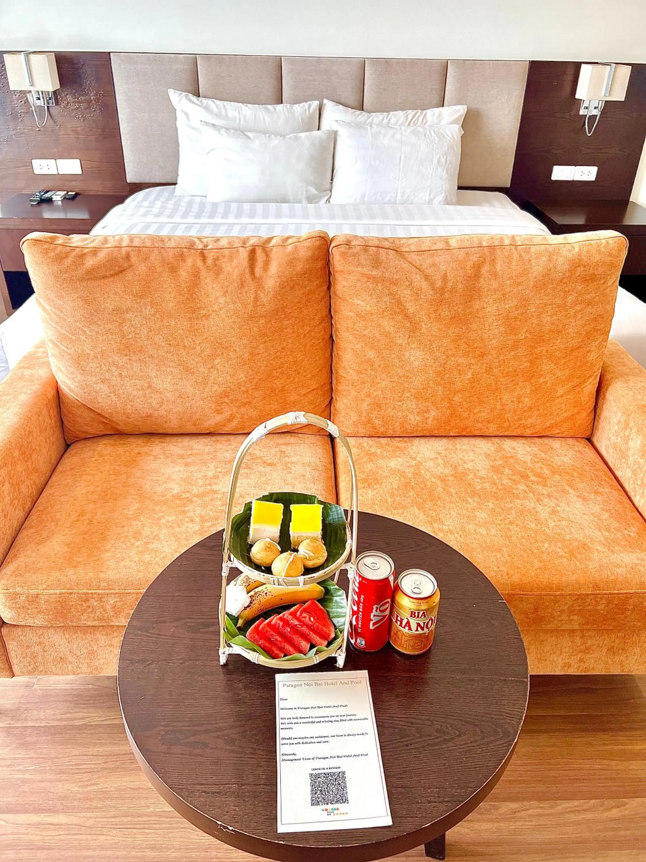 Food and drinks in Paragon Noi Bai Pool And Best View Airport Hotel