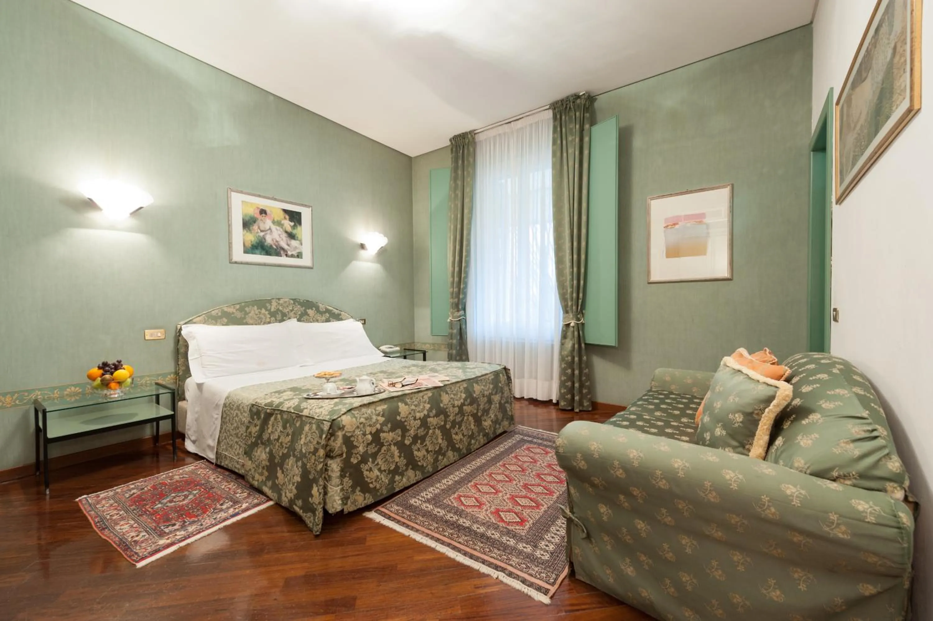 Photo of the whole room, Bed in Hotel Villa Giulia