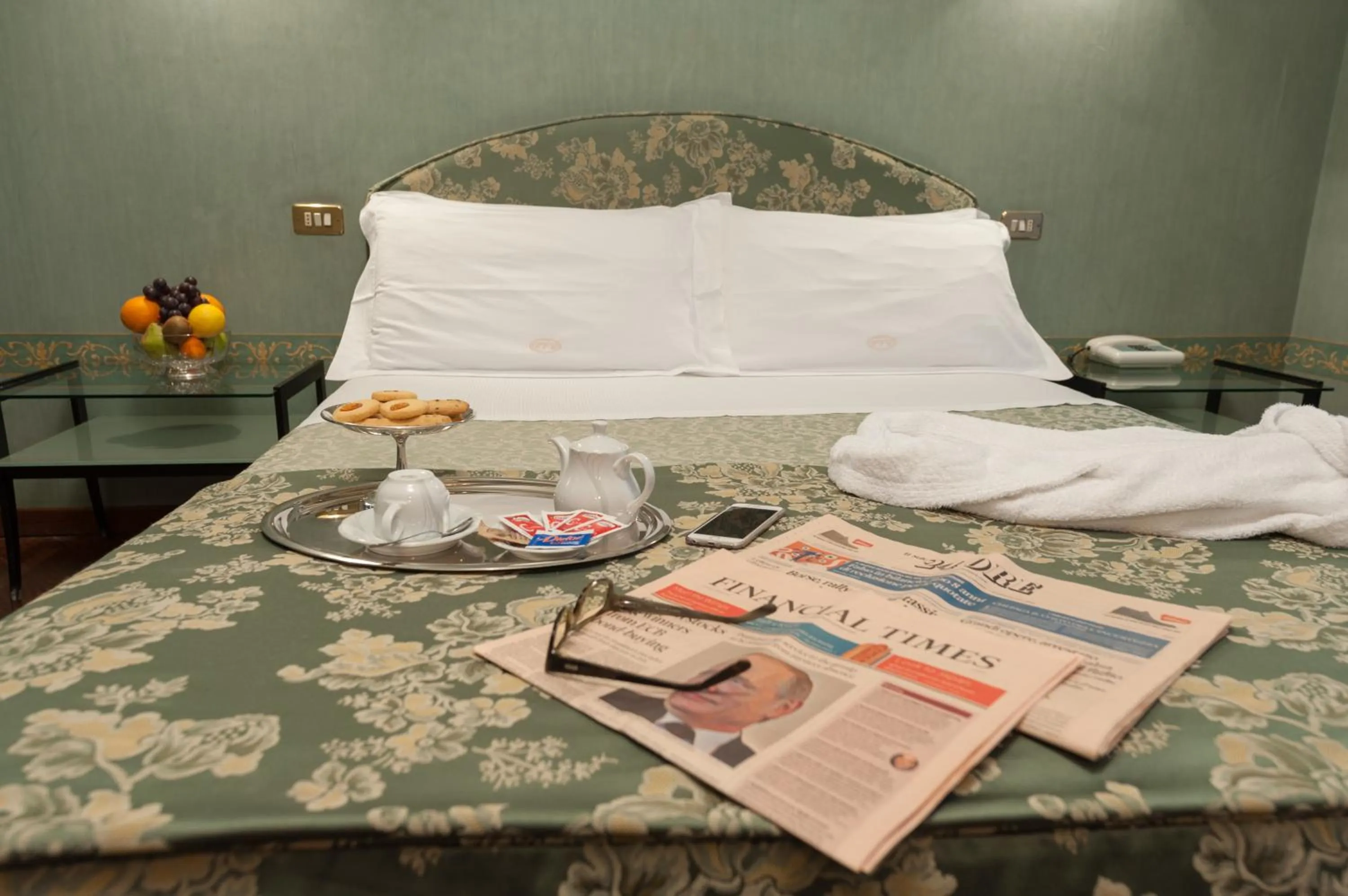 Photo of the whole room, Bed in Hotel Villa Giulia