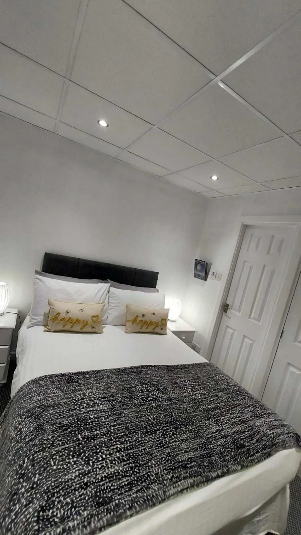 Bedroom, Bed in Rock Dene Hotel