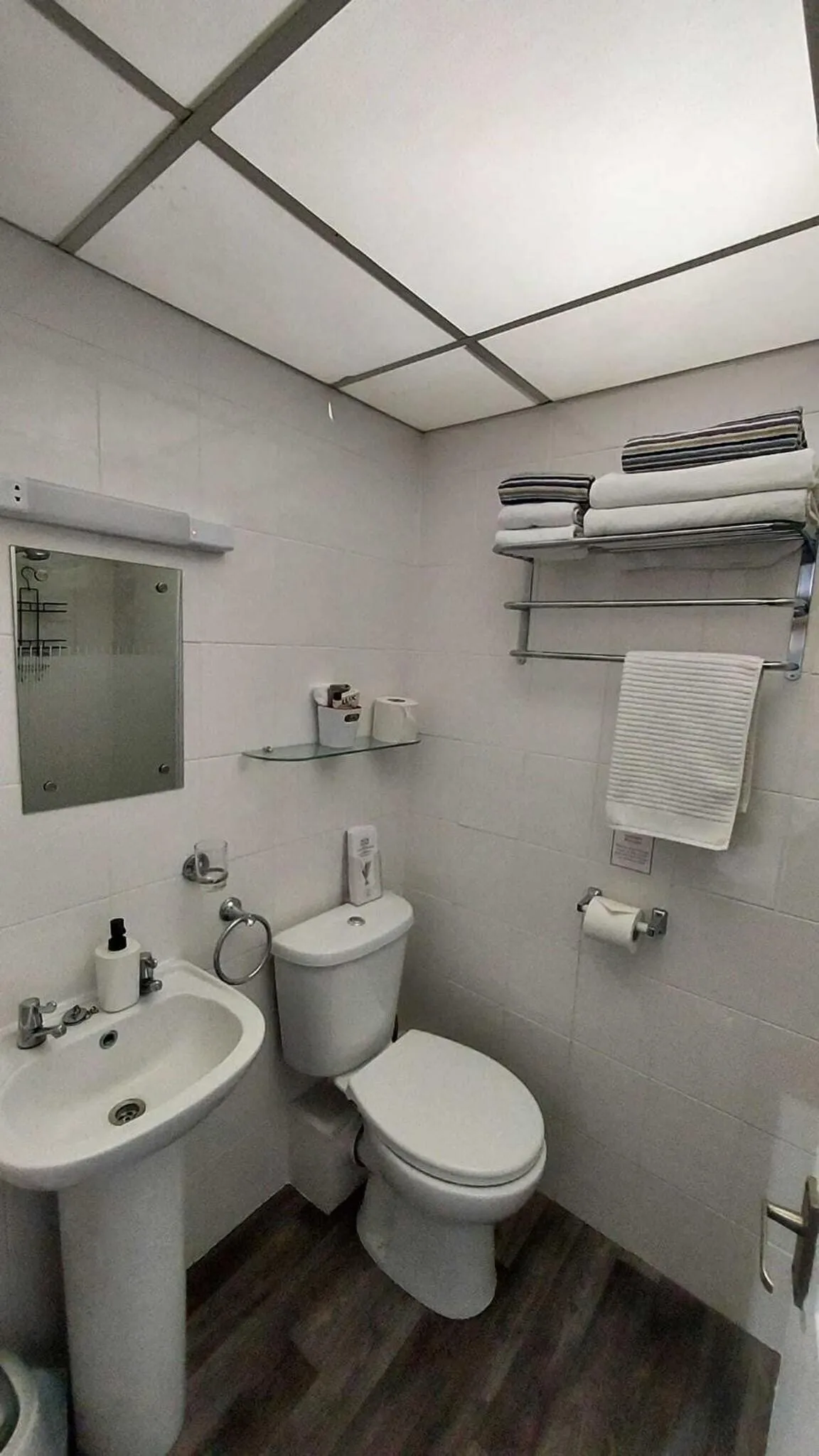 Bathroom in Rock Dene Hotel