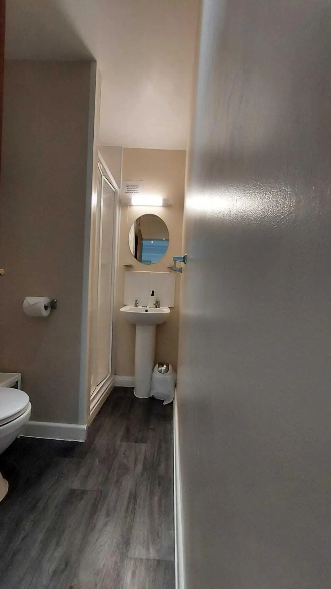 Bathroom in Rock Dene Hotel