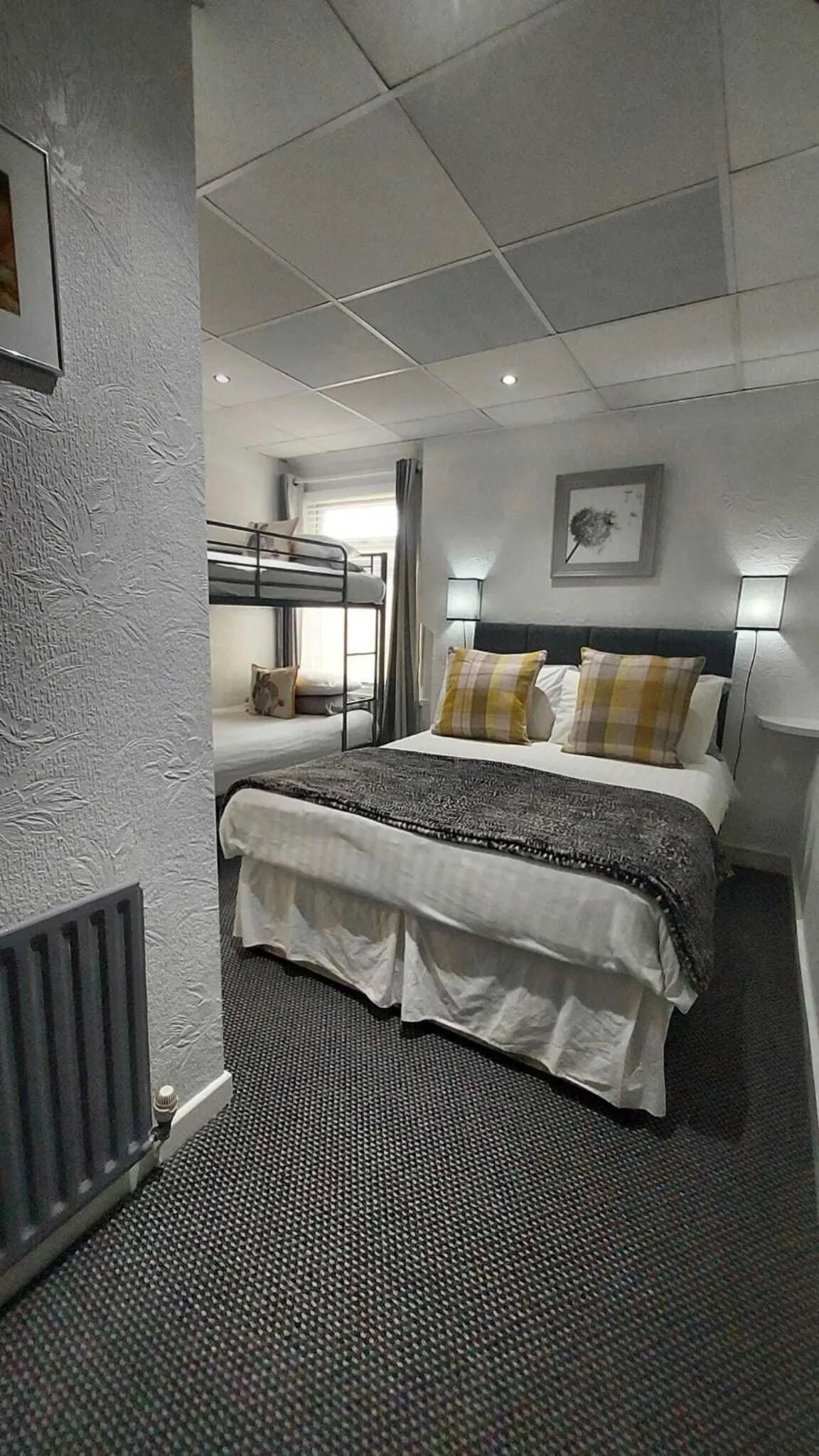 Bedroom, Bed in Rock Dene Hotel