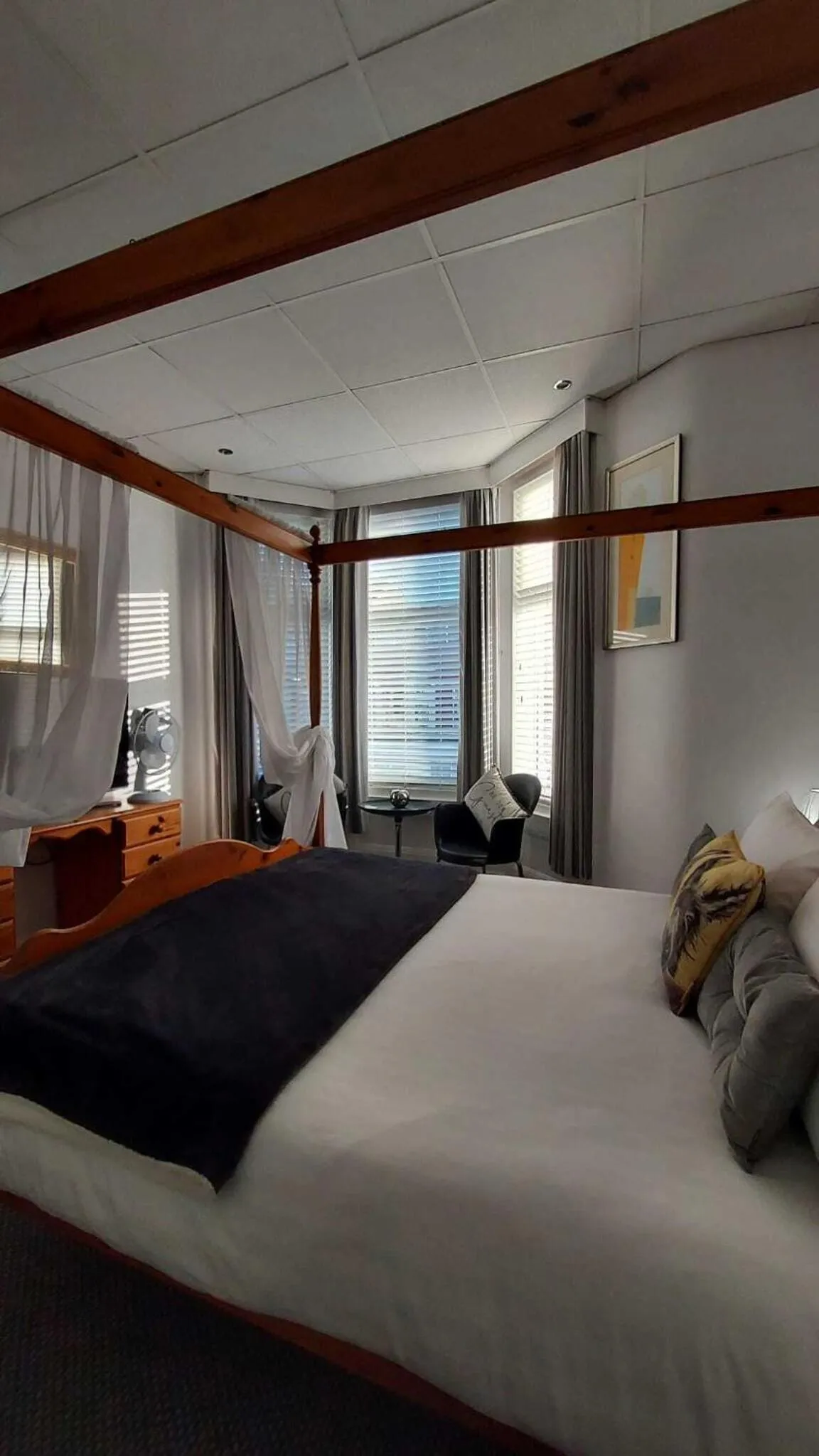 Bedroom, Bed in Rock Dene Hotel