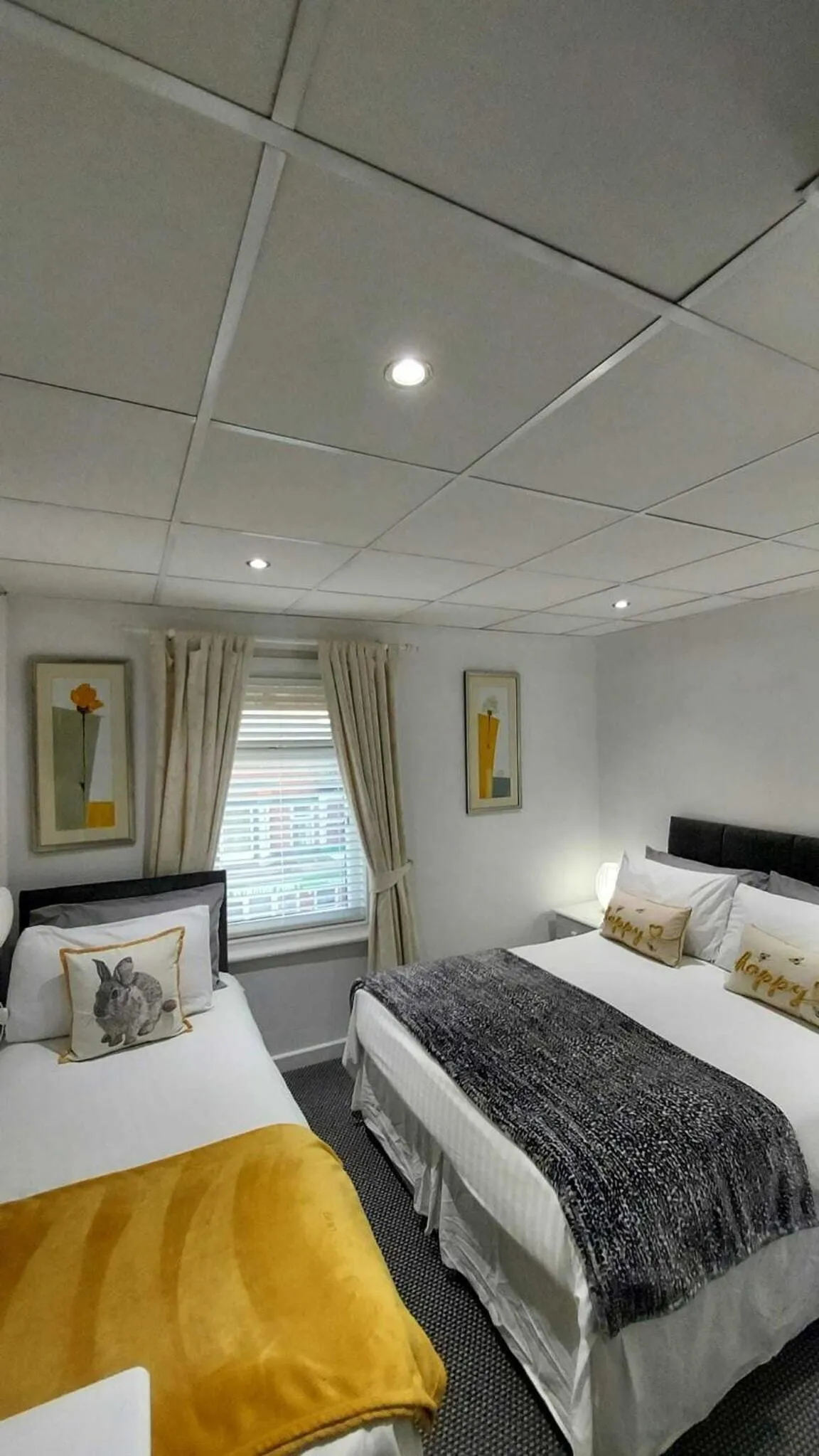 Bedroom, Bed in Rock Dene Hotel